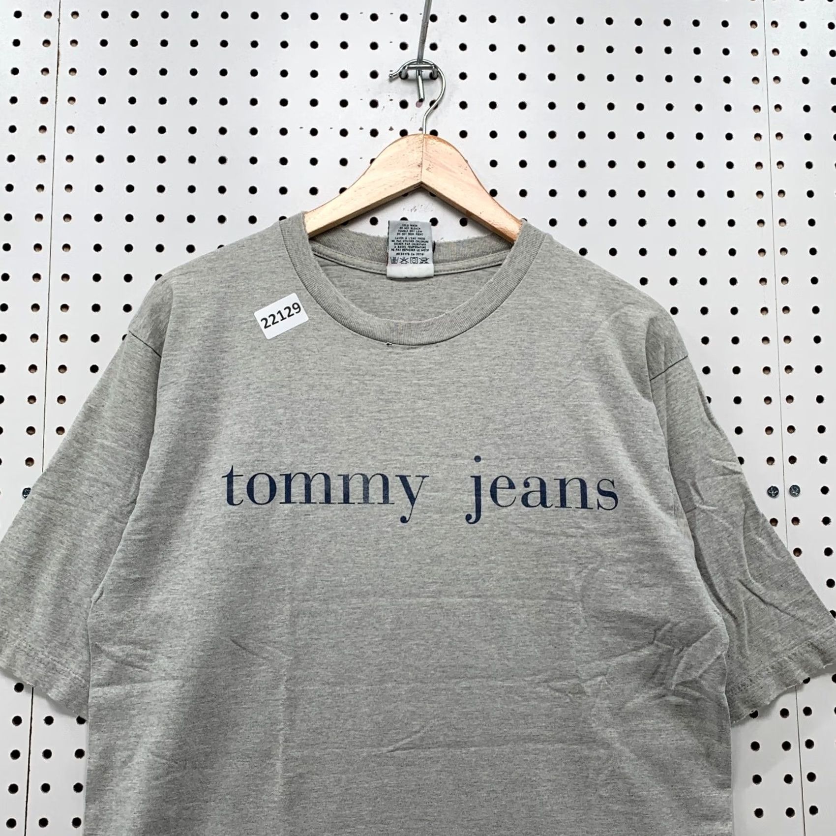 Tommy Hilfiger Vintage Tommy Hilfiger Shirt Gray Jeans Spellout Men Medium 21x30.5 USA Size US M / EU 48-50 / 2 - 6 Thumbnail