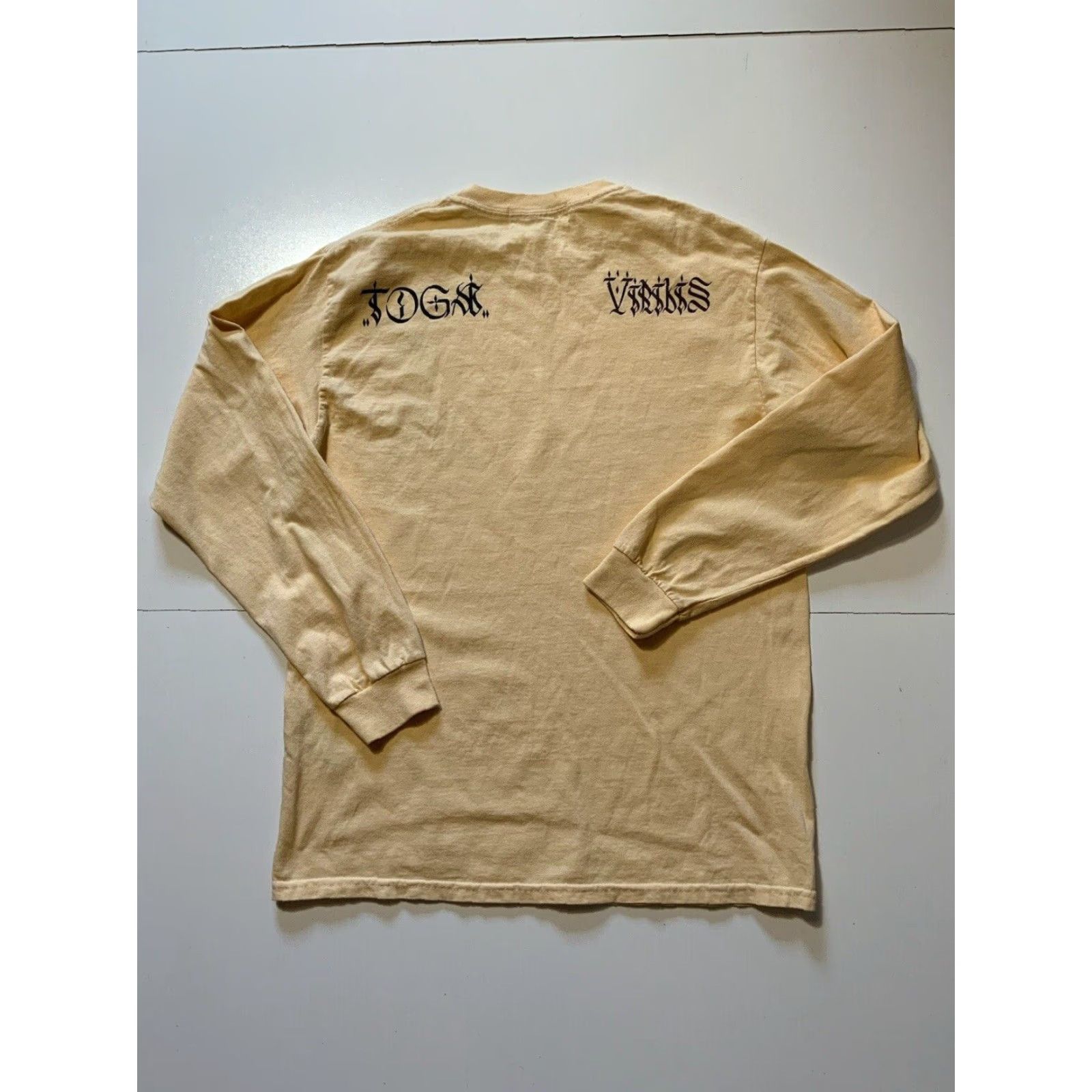 TOGA VIRILIS VINTAGE Toga Virilis Archives Hieroglyphics Japan Graphic L/S Crewneck T-Shirt Sz. 44 Mens Yellow 90s Modern? Size US XXL / EU 58 / 5 - 2 Thumbnail