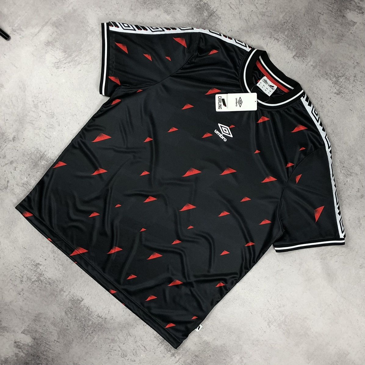 Umbro Umbro Carling Soccer Jersey BNWT Size US XL / EU 56 / 4 - 8 Thumbnail