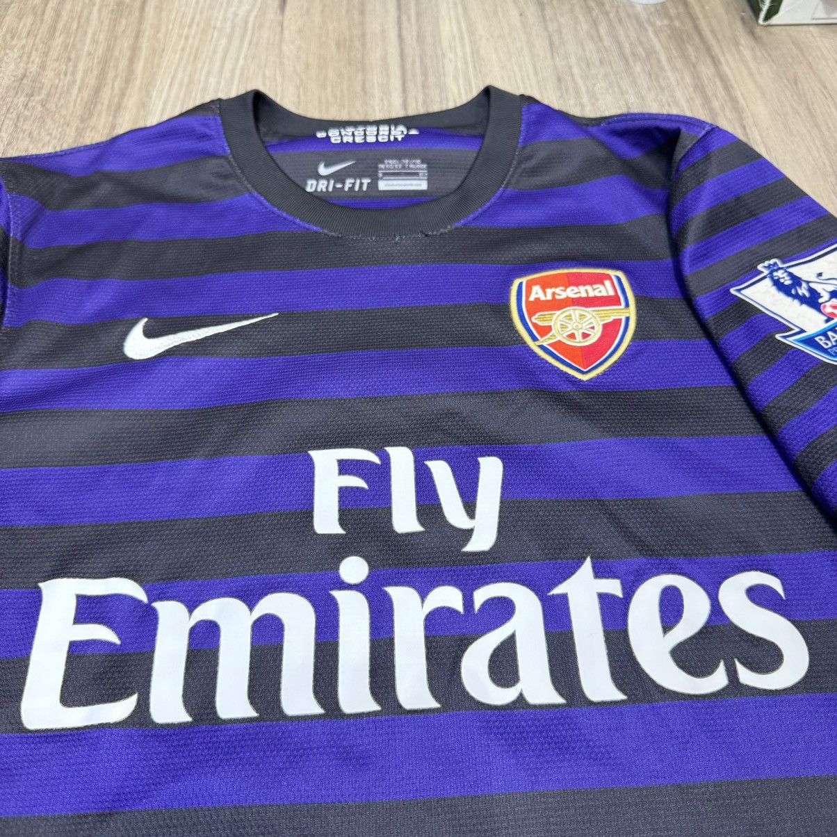 Nike Arsenal 12/13 away shirt #8 Arteta Size US S / EU 44-46 / 1 - 3 Thumbnail