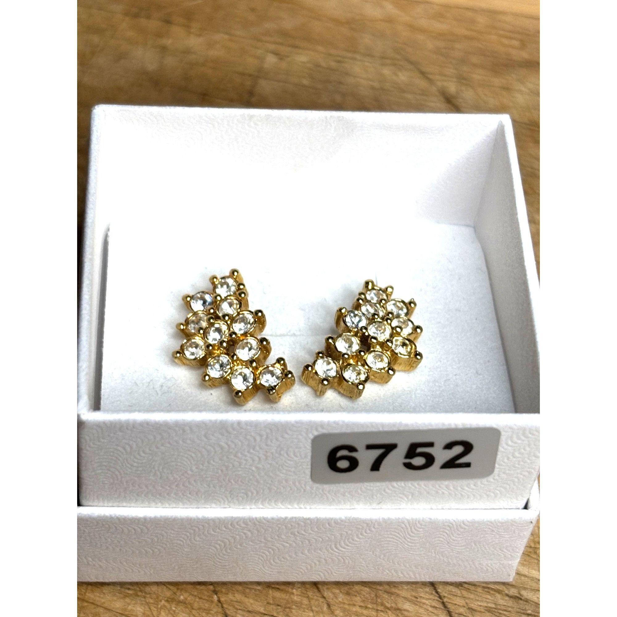 Other Crystal Cluster Gold Tone Stud Earrings Size ONE SIZE - 2 Thumbnail