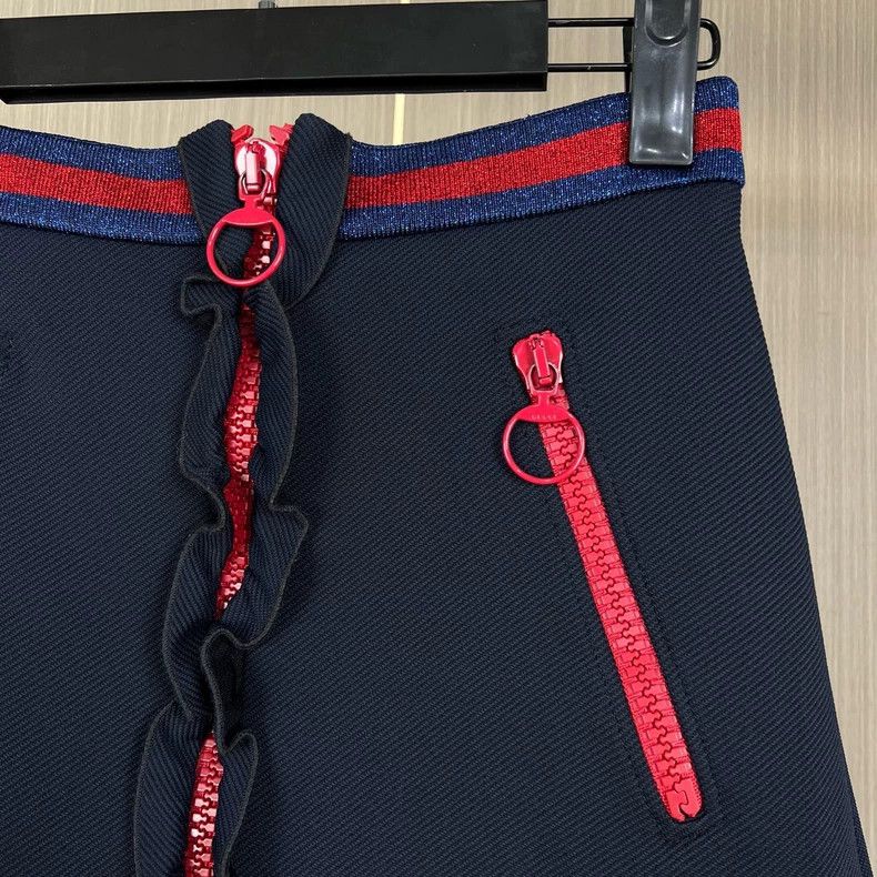 Gucci Gucci Size XS Short skirt with lace flap 2504-Nextarrow Size 24" / US 00 / IT 34 - 3 Thumbnail