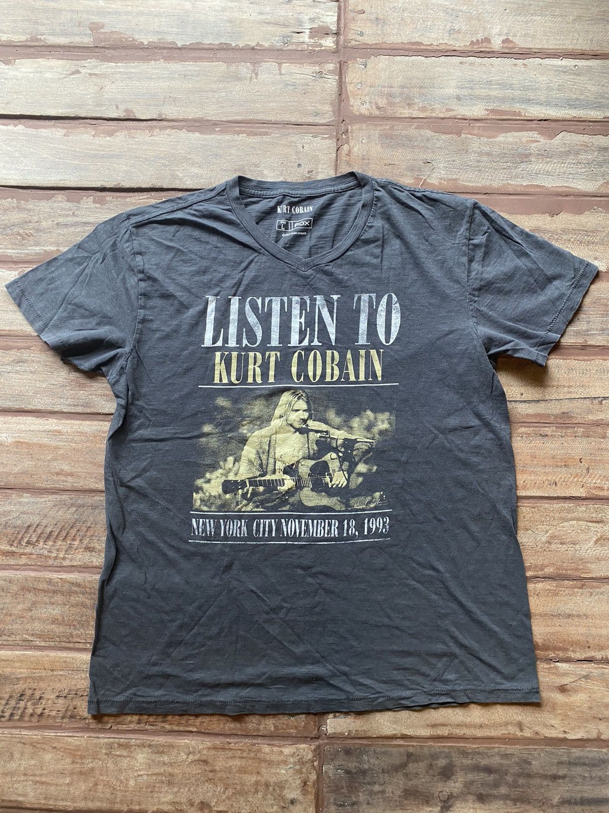 Band Tees × Nirvana × Vintage Vintage 2016 Kurt Cobain T Shirts Size US L / EU 52-54 / 3 - 1 Thumbnail