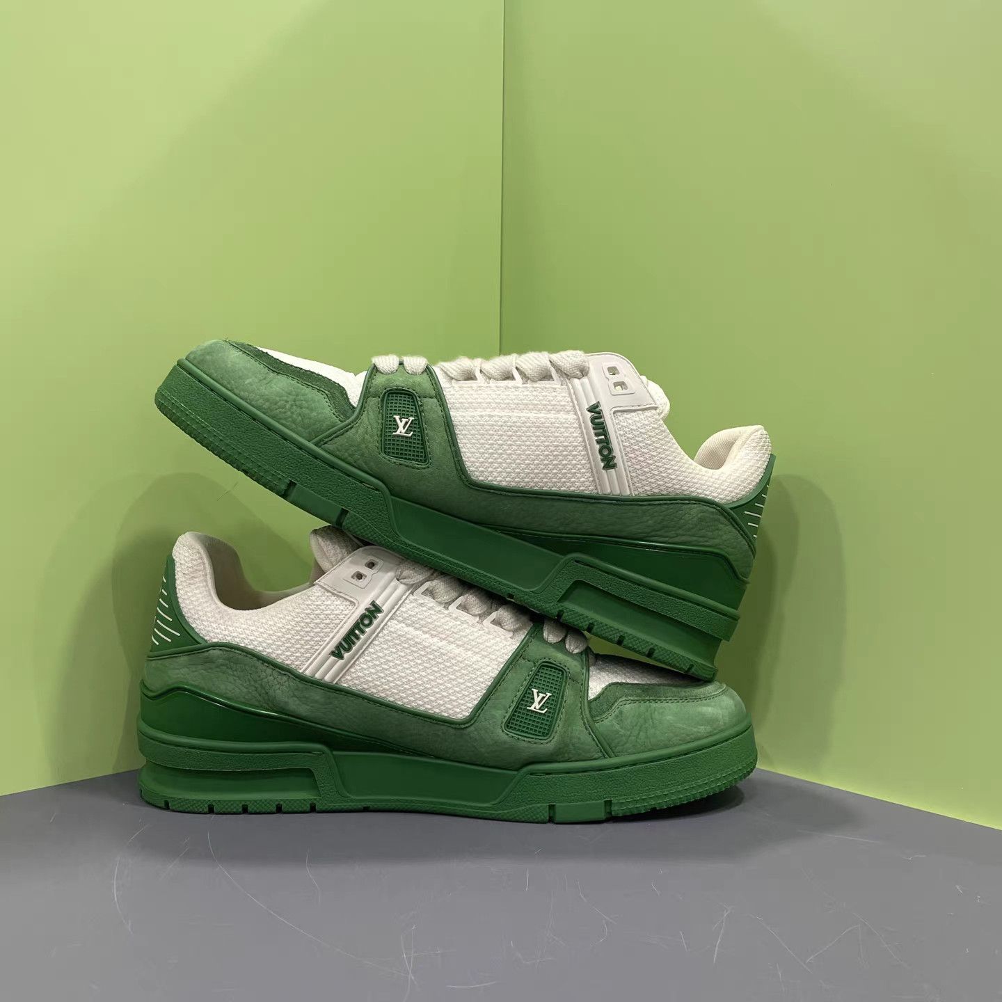 Louis Vuitton LOUIS VUITTON LV Trainer 25SS White & Green K15 Size US 8 / EU 41 - 5 Thumbnail
