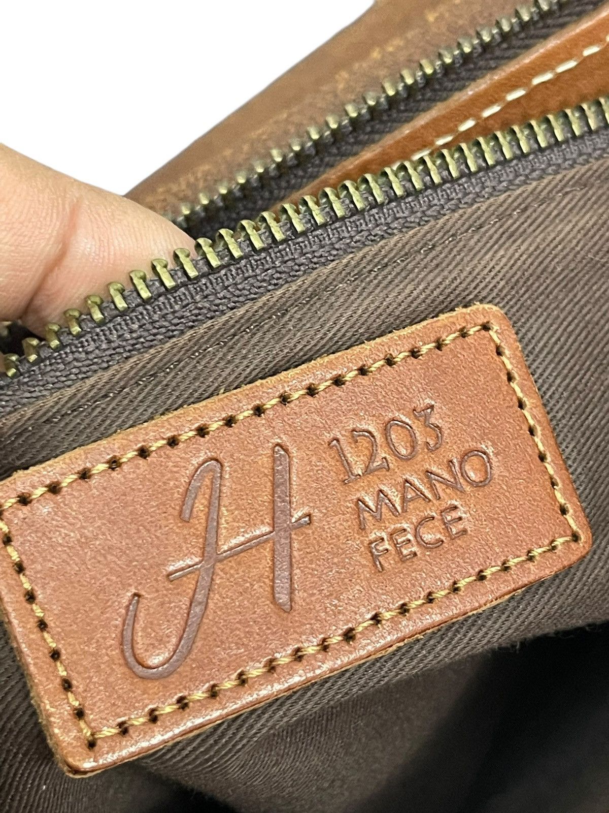 Japanese Brand Full Leather Patina 1203 Mano Fece Cross Body Bag 1🟩2 Size ONE SIZE - 21 Thumbnail