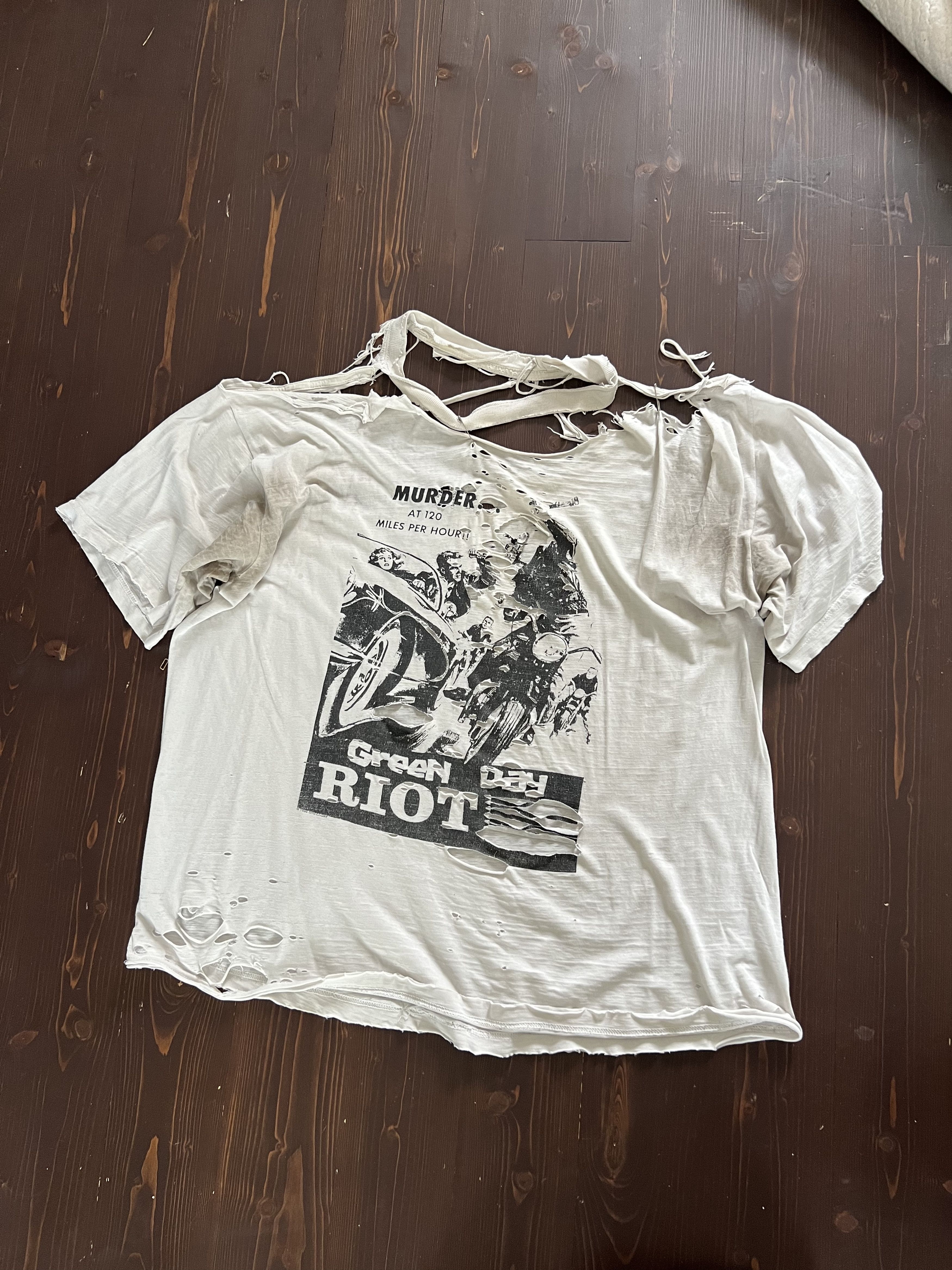 Band Tees Vintage Distressed Thrashed Green Day Riot Shirt Size US L / EU 52-54 / 3 - 3 Thumbnail