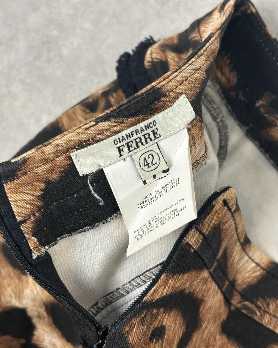 Gianfranco Ferre AW2006 Gianfranco Ferre Beige Leopard Print Blazer & Skirt Set Size M / US 6-8 / IT 42-44 - 20 Thumbnail
