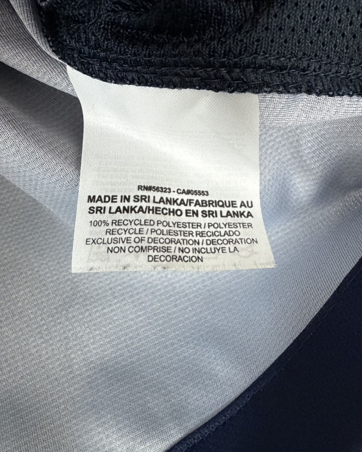 Nike NIKE PSG PARIS SAINTGERMAIN 2015 2016 JERSEY FOOTBALL SOCCER Size US L / EU 52-54 / 3 - 9 Thumbnail
