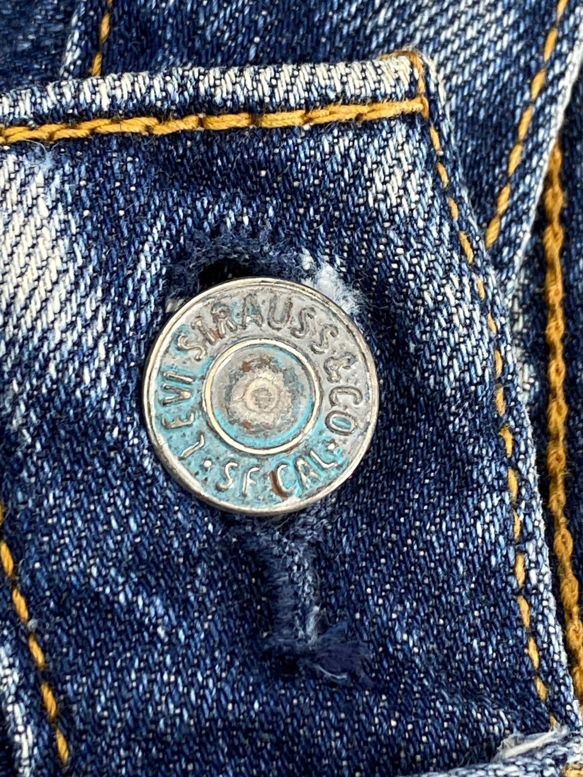 Levi's Levi’s Whiskers Faded Wash Style Loose Jeans Size US 29 - 13 Thumbnail