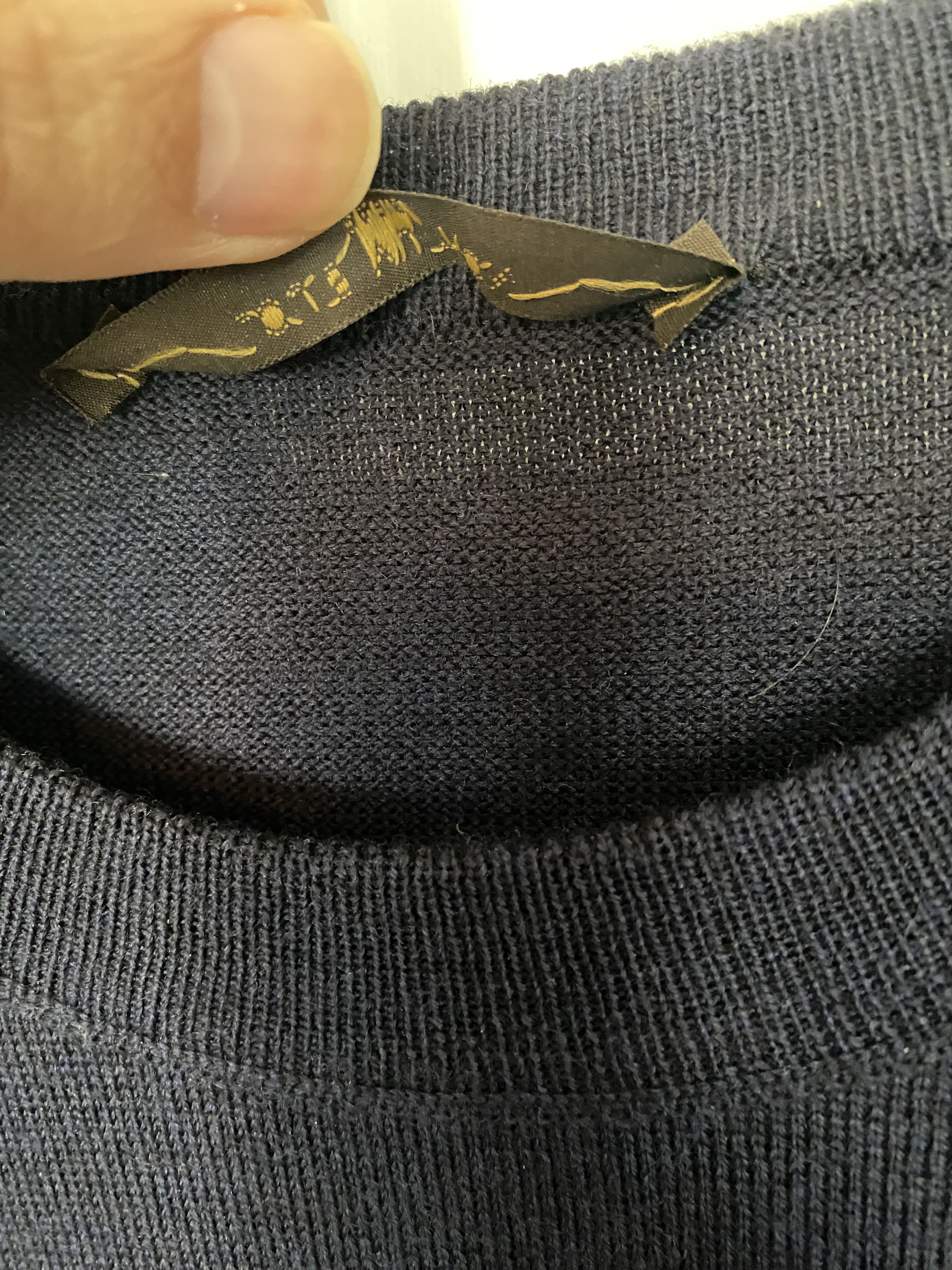 Louis Vuitton Louis Vuitton Oversized "LV" Logo Crewneck Sweater Size US S / EU 44-46 / 1 - 5 Thumbnail