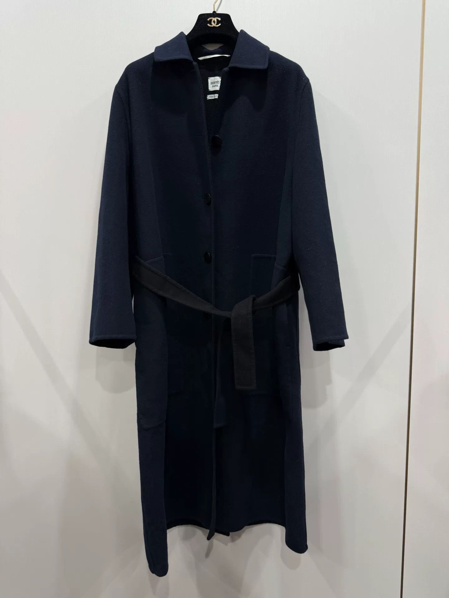 Hermes black cashmere coat from hermes brand Size US M / EU 48-50 / 2 - 1 Thumbnail
