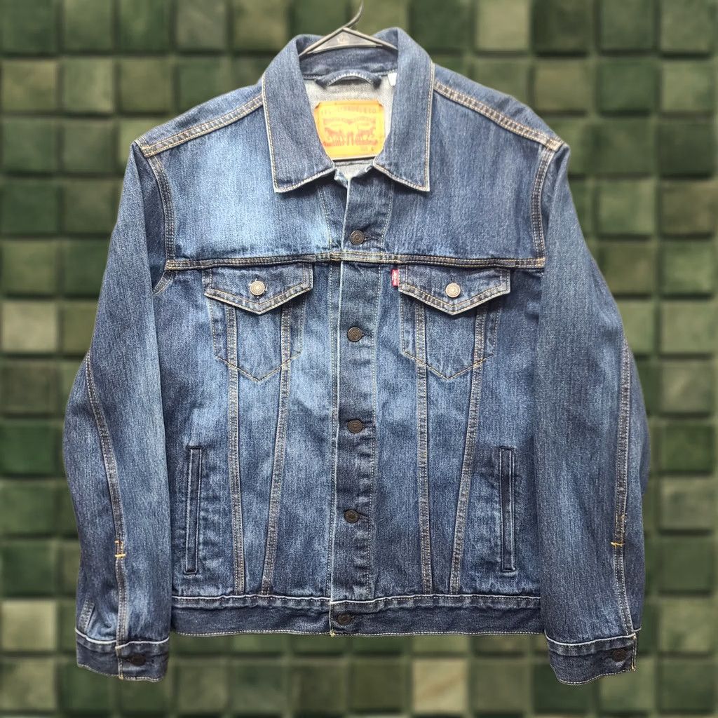 Levi's Levi's Denim Trucker Jacket Mens L Medium Wash Distressed Western Biker 90s Style Jacket Mens Size US L / EU 52-54 / 3 - 1 Thumbnail
