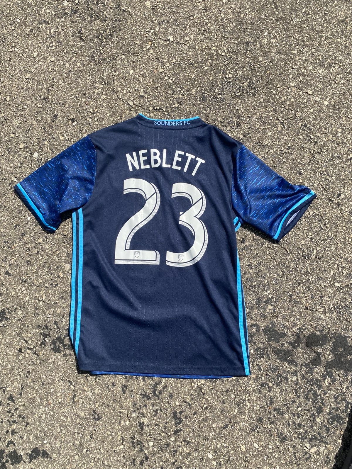 Adidas Y2k seattle sounders jersey Size US M / EU 48-50 / 2 - 3 Thumbnail
