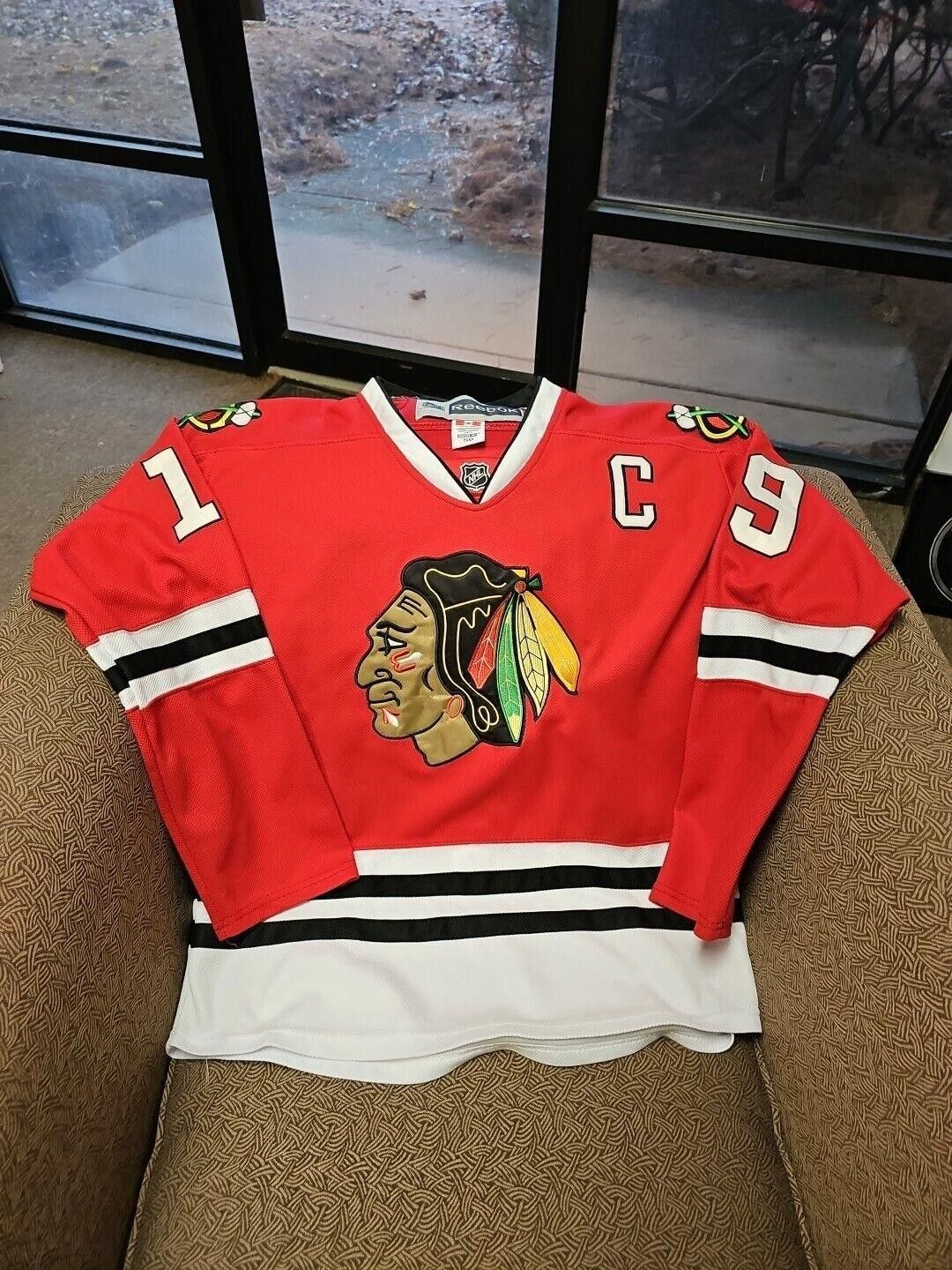 Reebok CCM Blackhawks Johnathan Toews #19 Size 50 W/ Fight Strap Size ONE SIZE - 1 Thumbnail