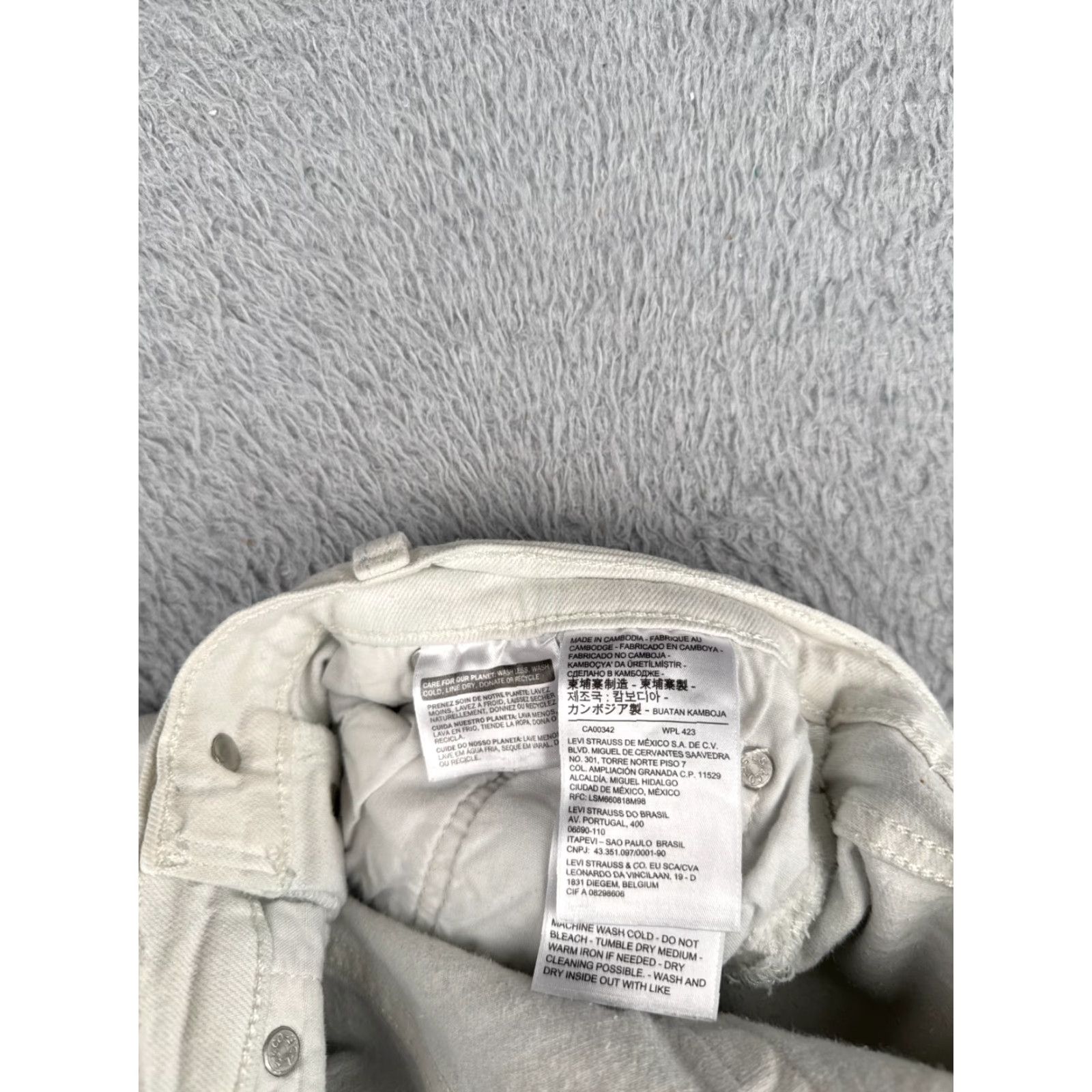 Levi's Levi's Shorts Womens 28 White Denim Cut-Off 501 Button Fly 28x3 Jeans Cotton Blend Shorts Woman Size 28" / US 6 / IT 42 - 7 Thumbnail