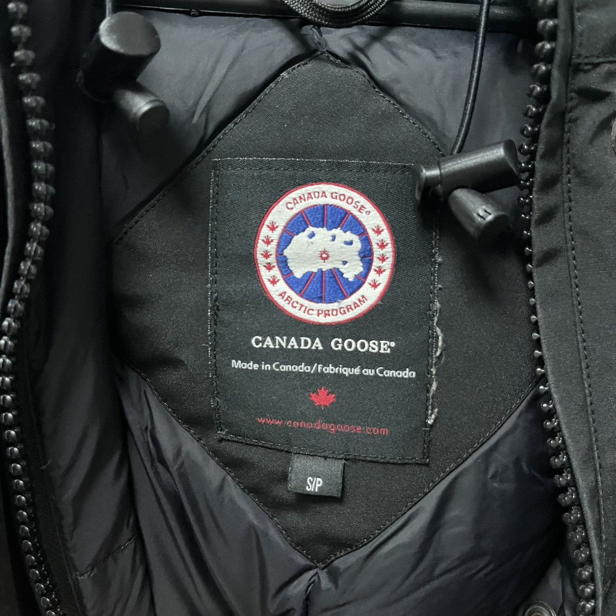 Canada Goose CANADA GOOSE JACKET Size US S / EU 44-46 / 1 - 11 Thumbnail