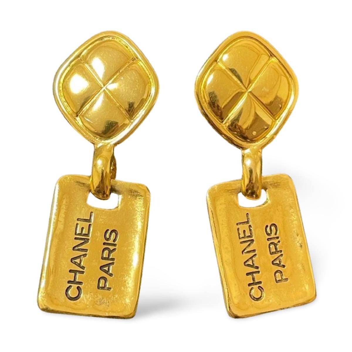 Chanel Vintage CHANEL matelasse and logo plate dangle earrings Size ONE SIZE - 1 Thumbnail