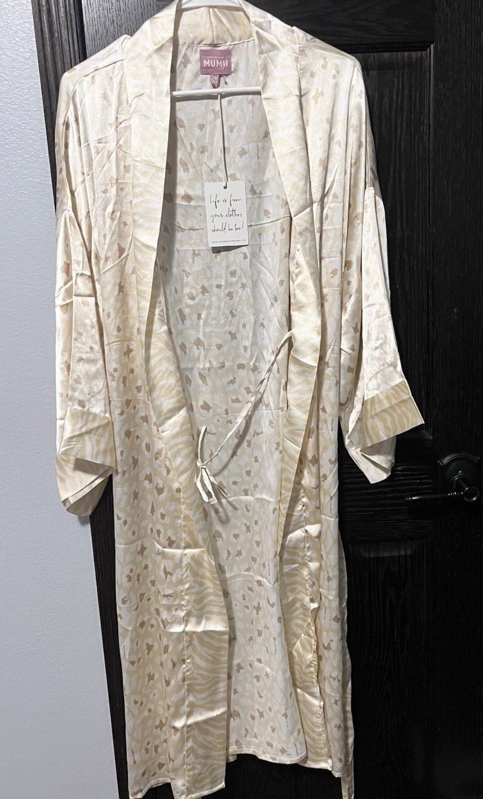 Show Me Your MuMu Show Me Your MUMU Robe One Size Silky Satin Soft Size ONE SIZE - 6 Thumbnail
