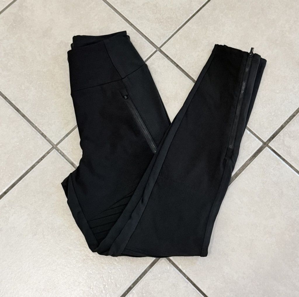 Athleta ATHLETA HEADLANDS HYBRID MOTO TIGHT 27” BLACK COLOR SIZE 4 Size 27" / US 4 / IT 40 - 5 Thumbnail