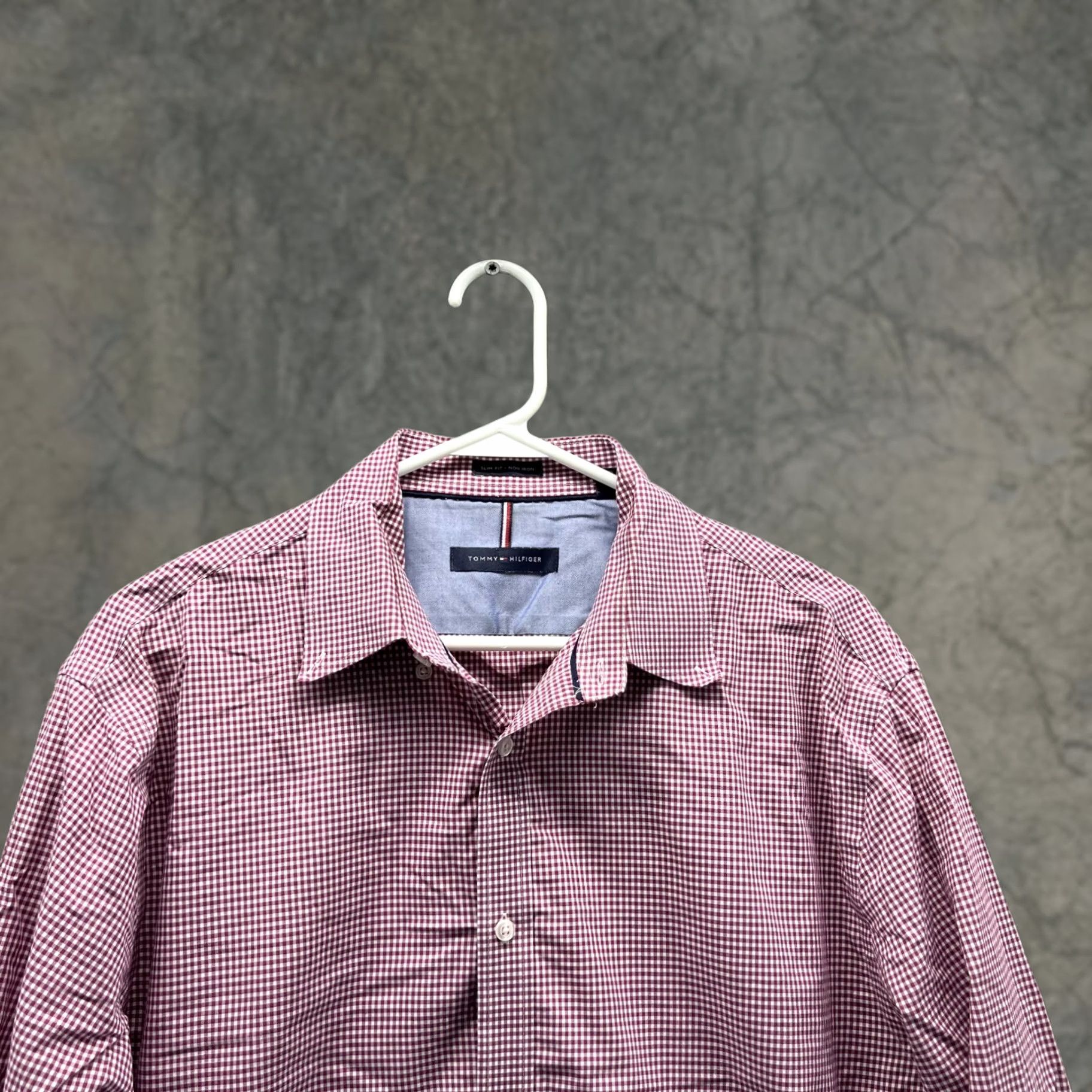 Tommy Hilfiger Tommy Hilfiger Shirt Men 16.5 32/33 Slim Red Button-Down Casual Preppy Shirt Mens Size US XL / EU 56 / 4 - 1 Thumbnail