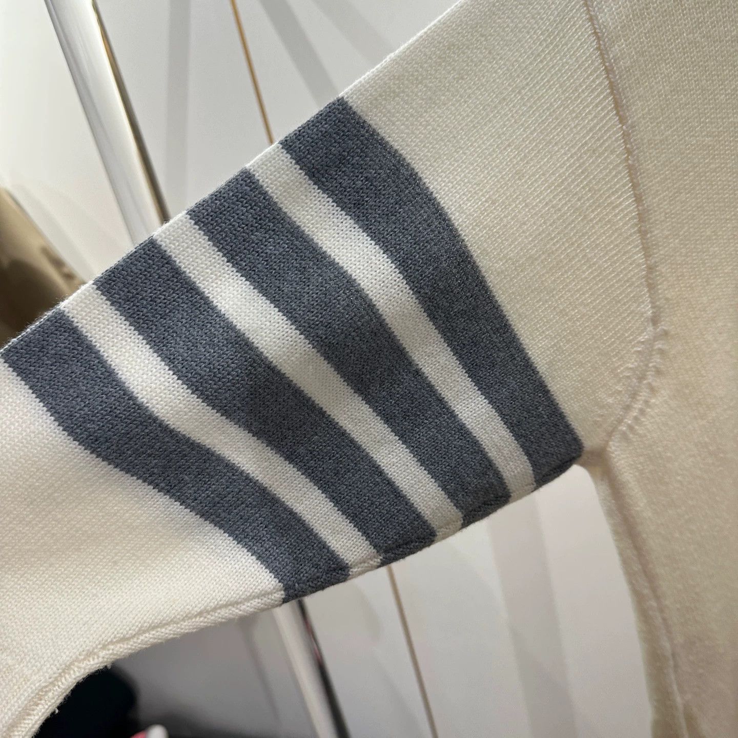 Thom Browne ThomBrowne 4-Bar Ivory Wool Cardigan Size 2 Size XS / US 0-2 / IT 36-38 - 6 Thumbnail