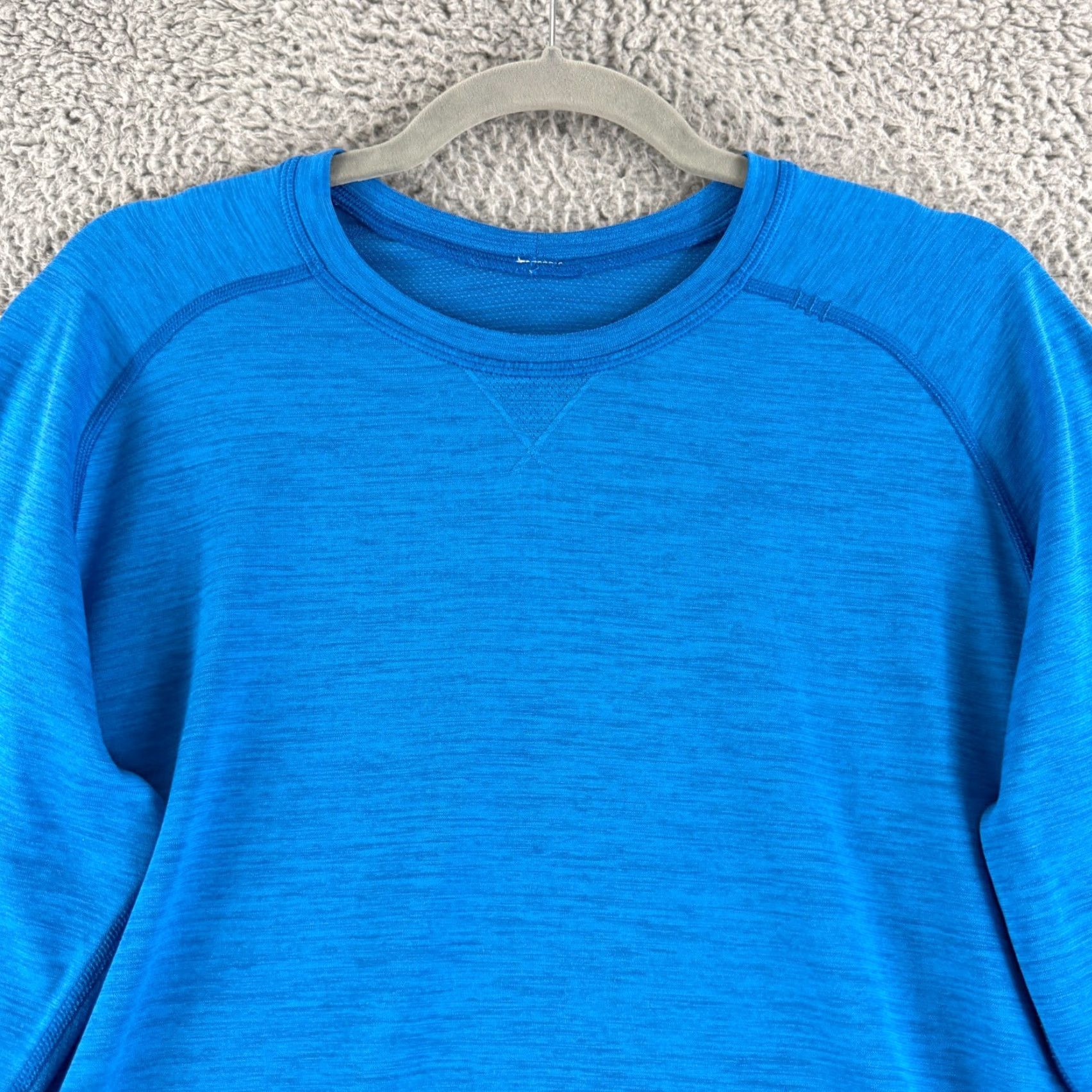 Lululemon Lululemon Metal Vent Shirt Mens Medium Blue Long Sleeve Pullover Gym Wear Size US M / EU 48-50 / 2 - 2 Thumbnail