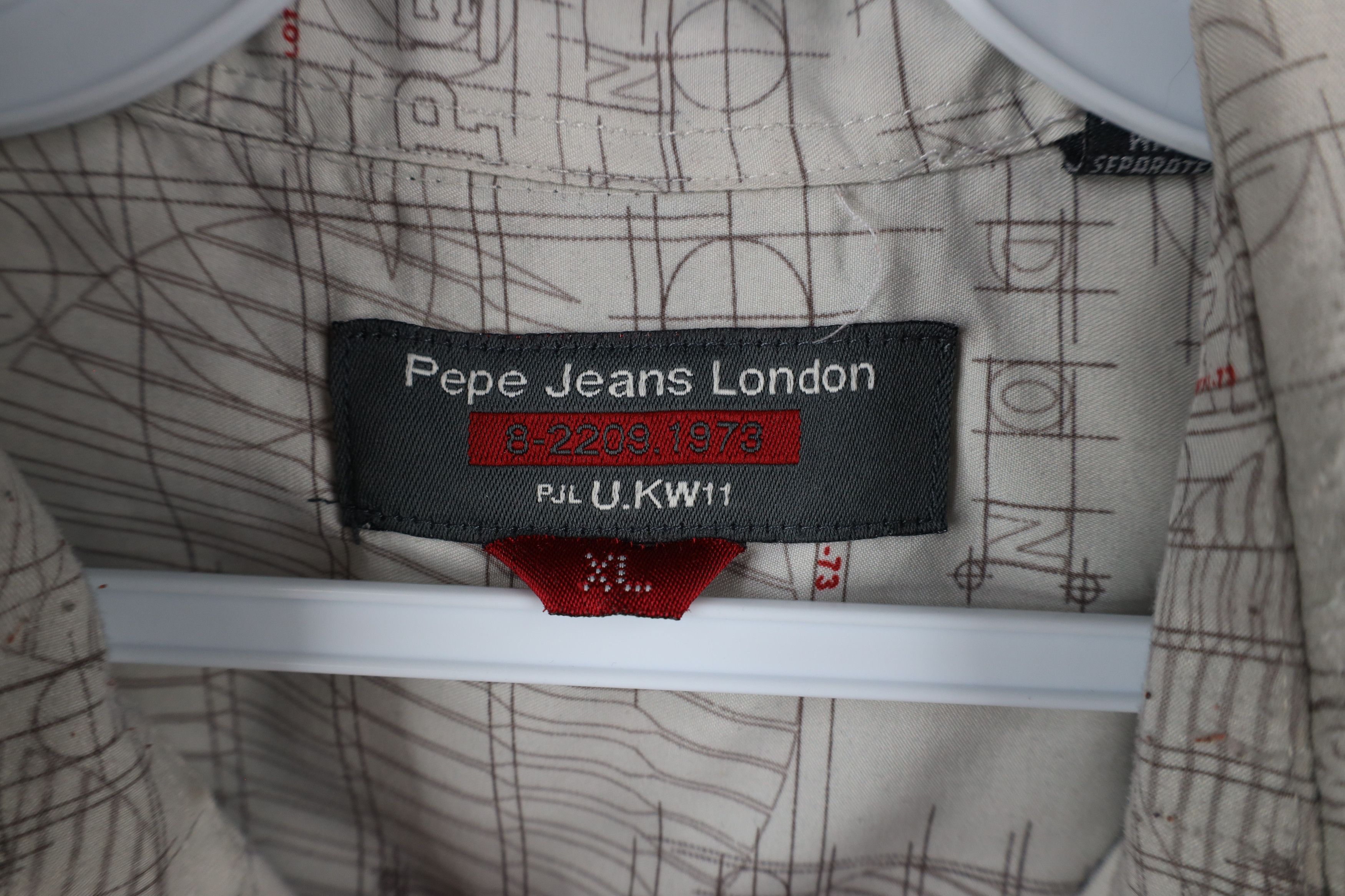 Vintage Vintage 90s Y2K Pepe Jeans Over Print Collared Button Shirt Size US XL / EU 56 / 4 - 9 Thumbnail