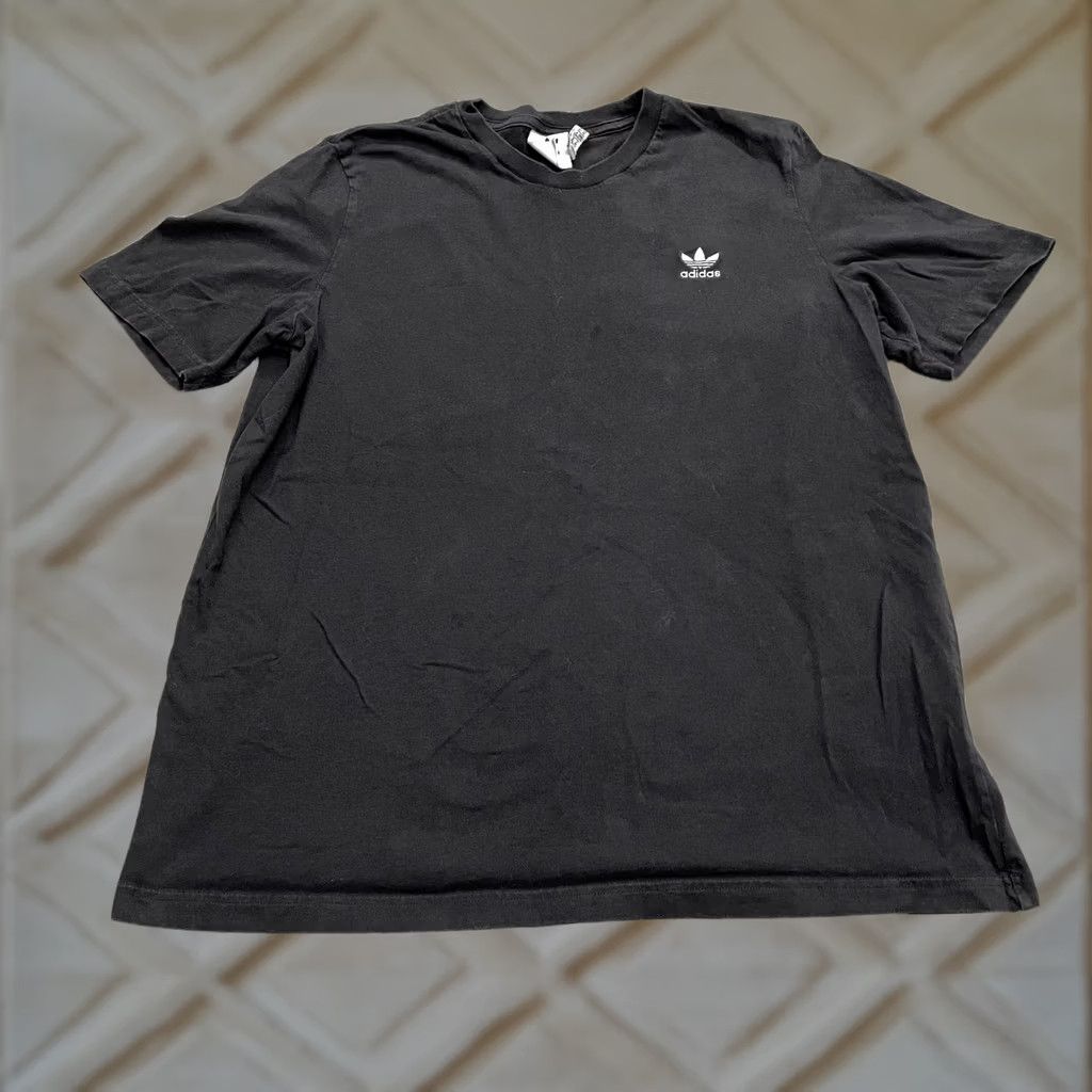Adidas Adidas Graphic T-Shirt Mens XL Black Crew Neck Short Sleeve Casual Essential Tee Size US XL / EU 56 / 4 - 1 Thumbnail