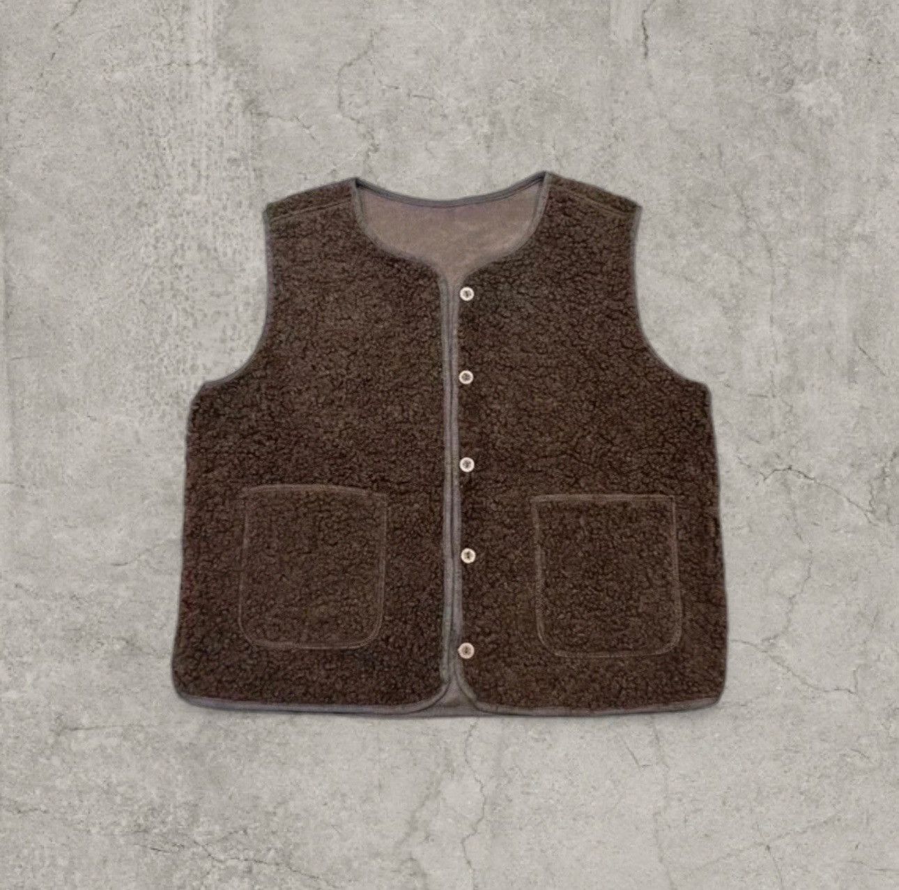 Japanese Brand Dark brown Sherpa style button up Gillette waistcoat. Size M Size US M / EU 48-50 / 2 - 1 Thumbnail