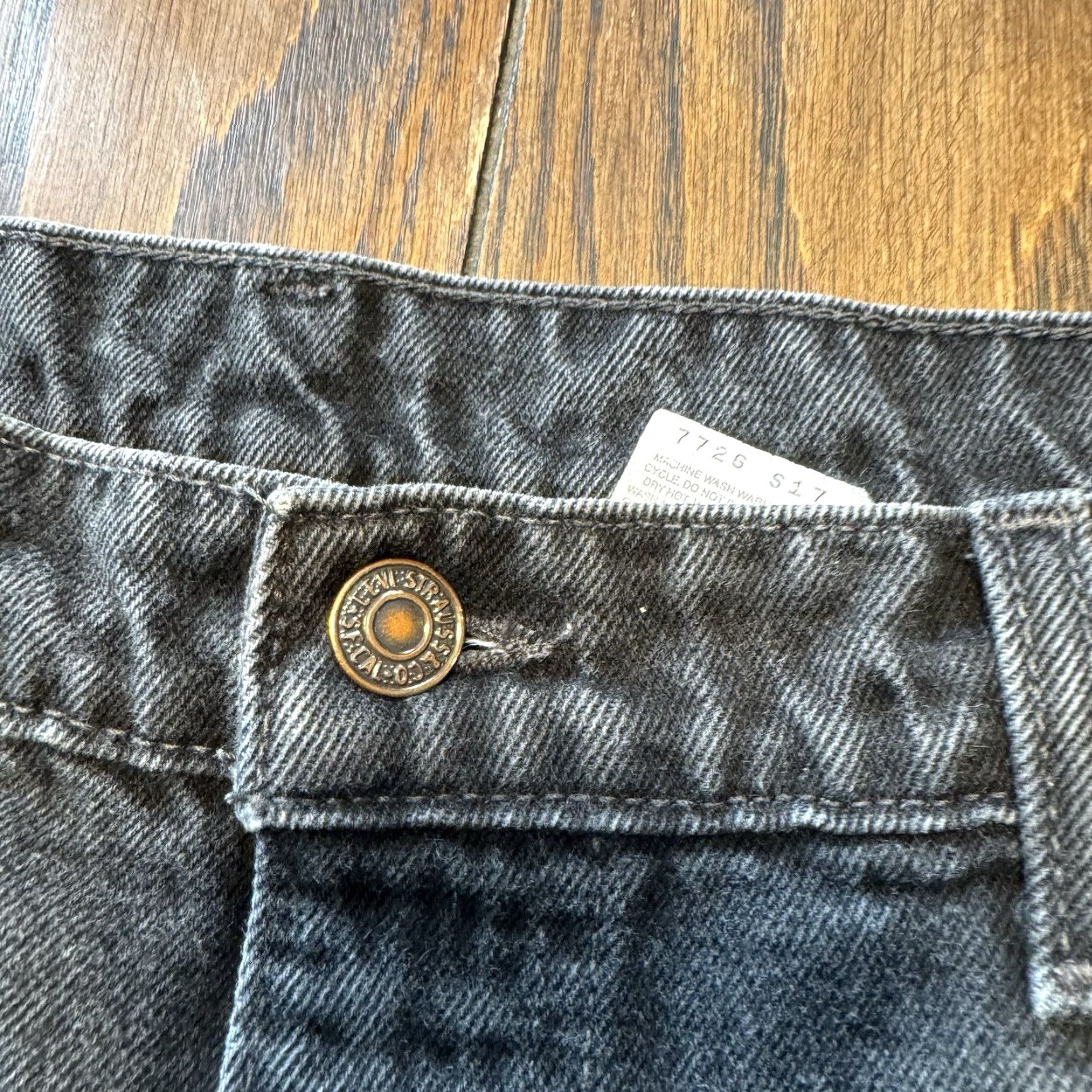 Levi's VINTAGE Levi's 550 Jeans Men 34x31 Black Relaxed Tapered 90s USA Logo 5-Pocket Denim Jeans Mens Size US 34 / EU 50 - 5 Thumbnail
