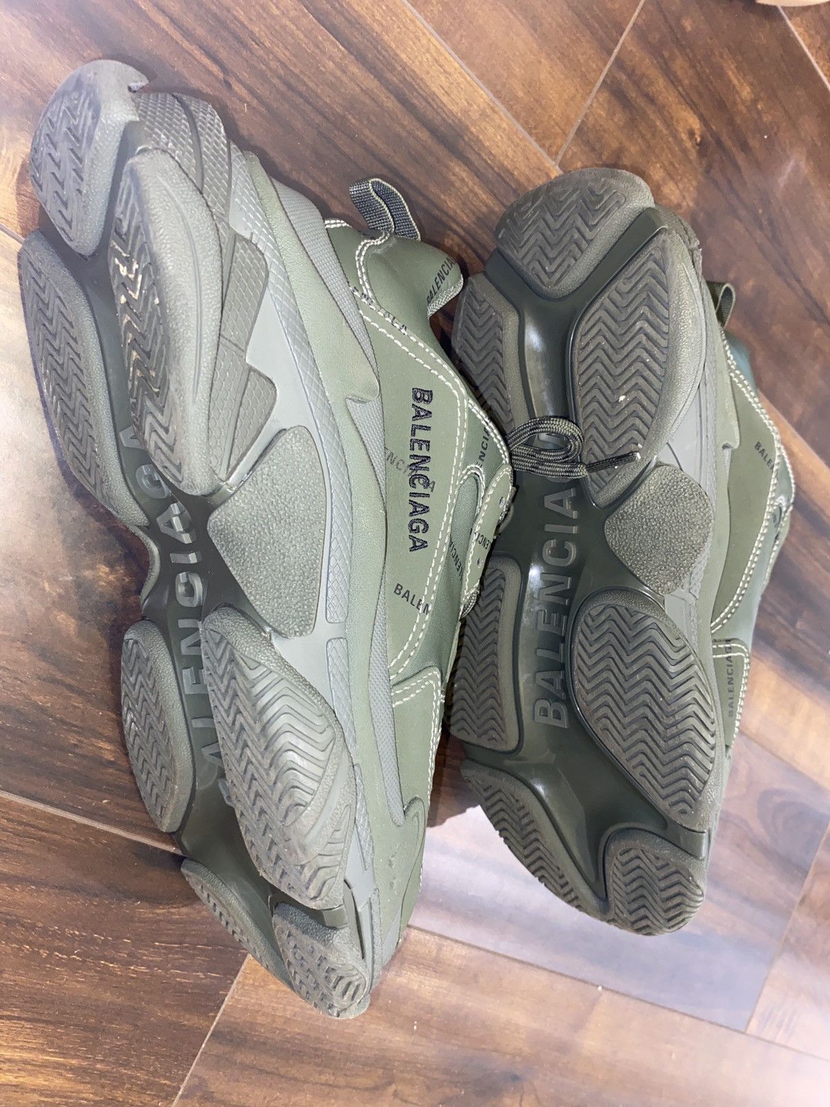 Balenciaga Olive green with black writting triple s Size US 8 / IT 38 - 3 Thumbnail