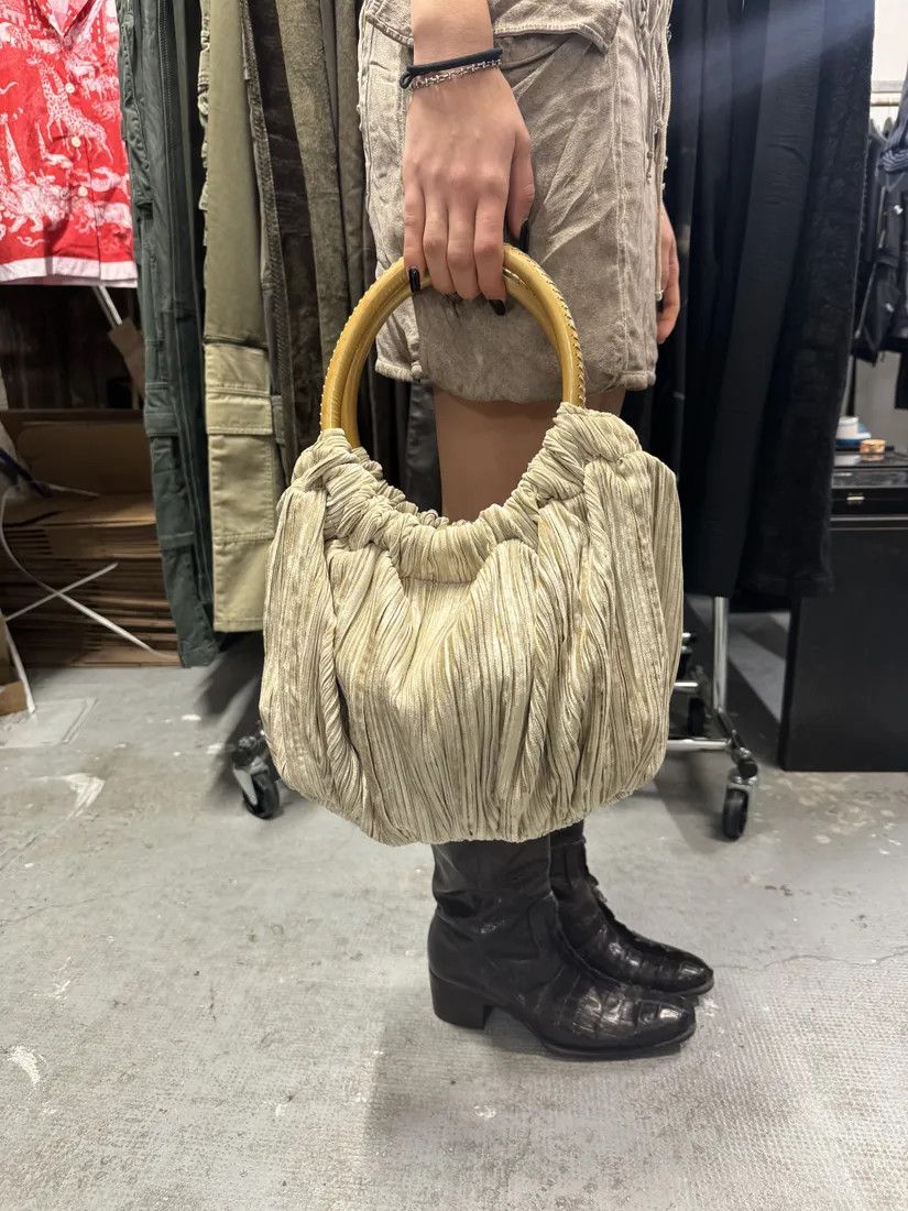 Giorgio Armani × Vintage 2000s Giorgio Armani Grey Plissed Hand Bag Size ONE SIZE - 1 Thumbnail