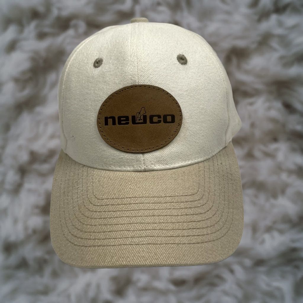 Vintage VINTAGE Four Seasons Hat Adult Neuco Patch Adjustable StrapBack Baseball Cap White Beige Size ONE SIZE - 1 Thumbnail