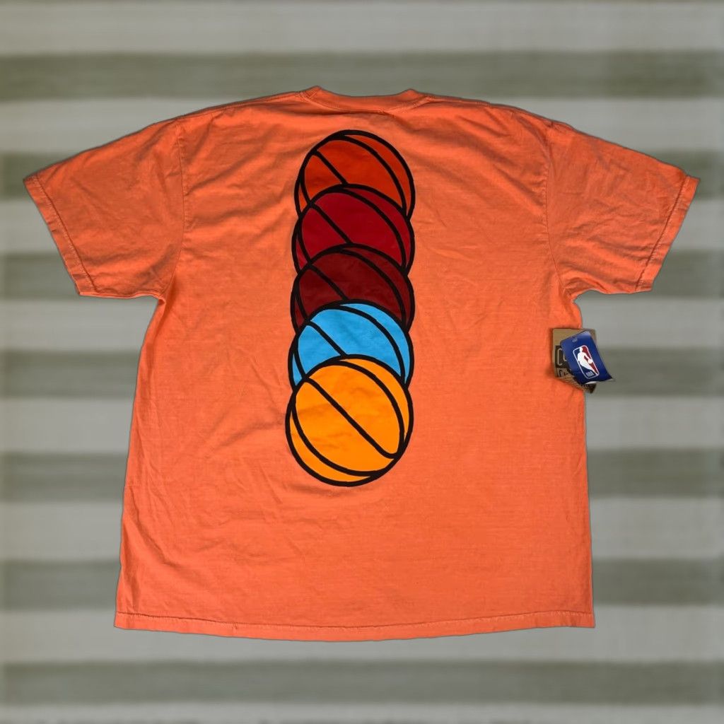 Vintage VINTAGE Court Culture Unisex T-Shirt Miami Heat Mashup Ball Tee 2XL Malon NWT Size US XXL / EU 58 / 5 - 1 Thumbnail