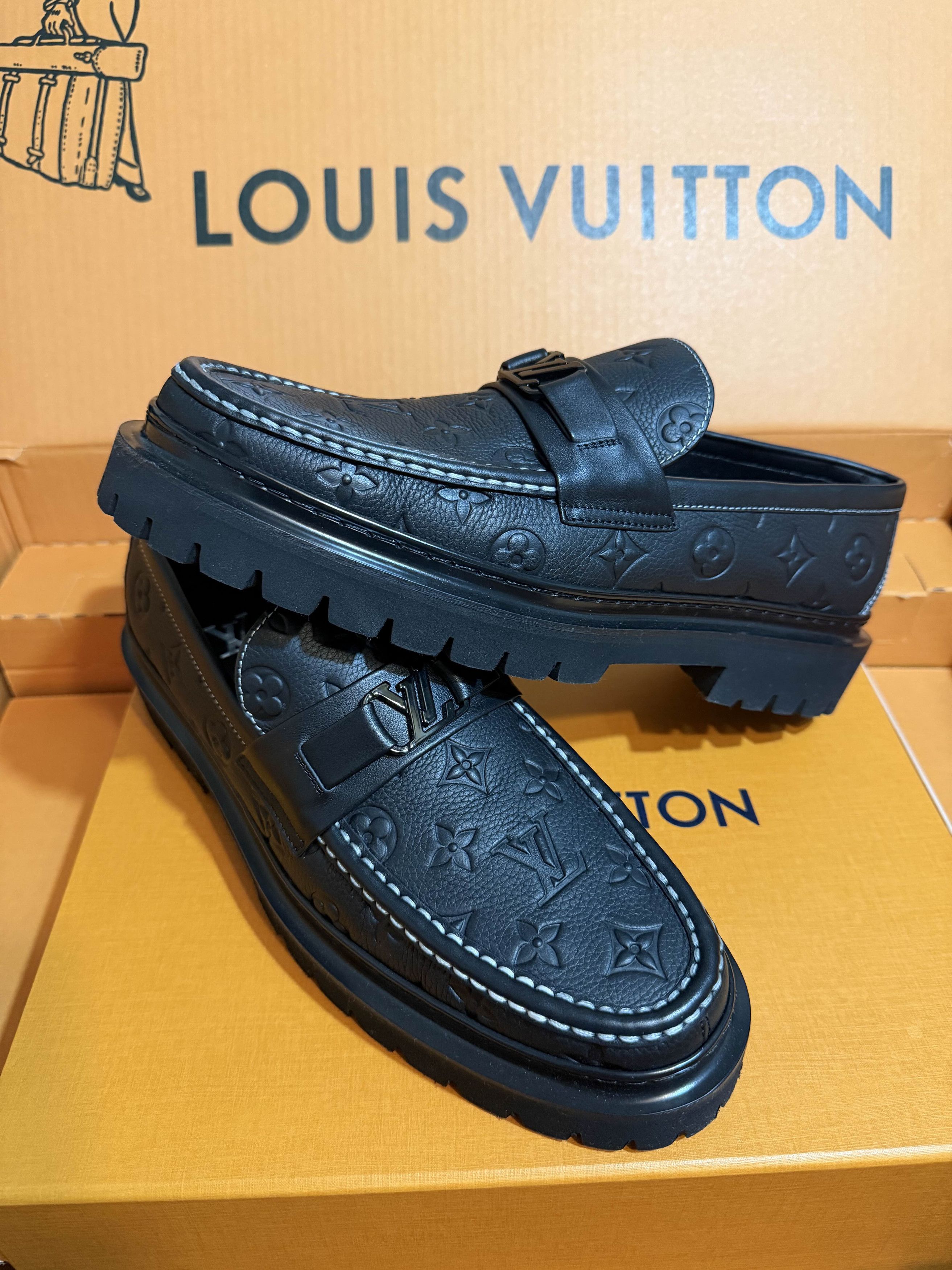 Louis Vuitton Louis Vuitton Major Loafer 1AIYA4 Size US 11 / EU 44 - 1 Thumbnail