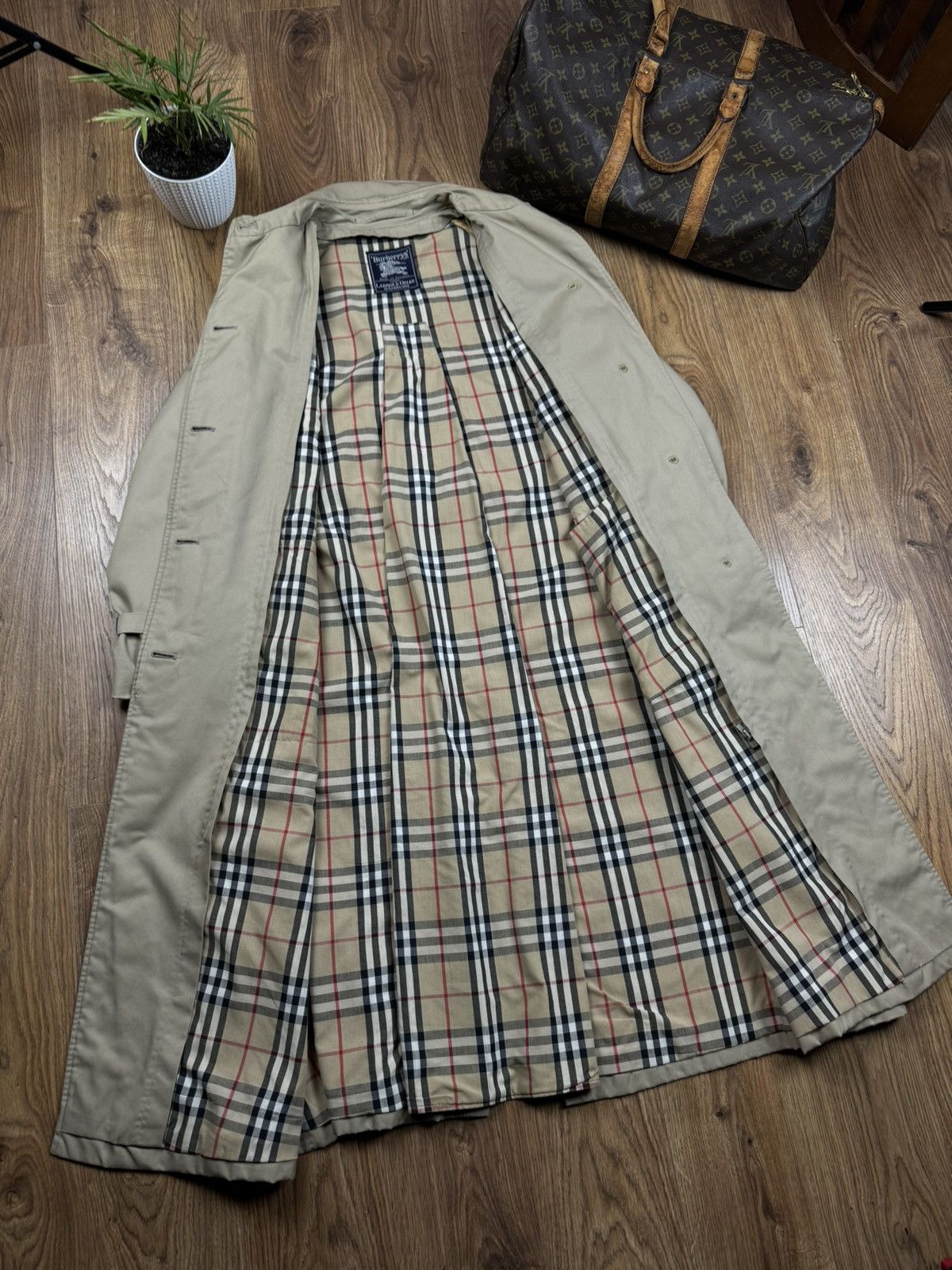 Burberry Vintage trench coat Burberry original luxury streetwear item Size L / US 10 / IT 46 - 3 Thumbnail
