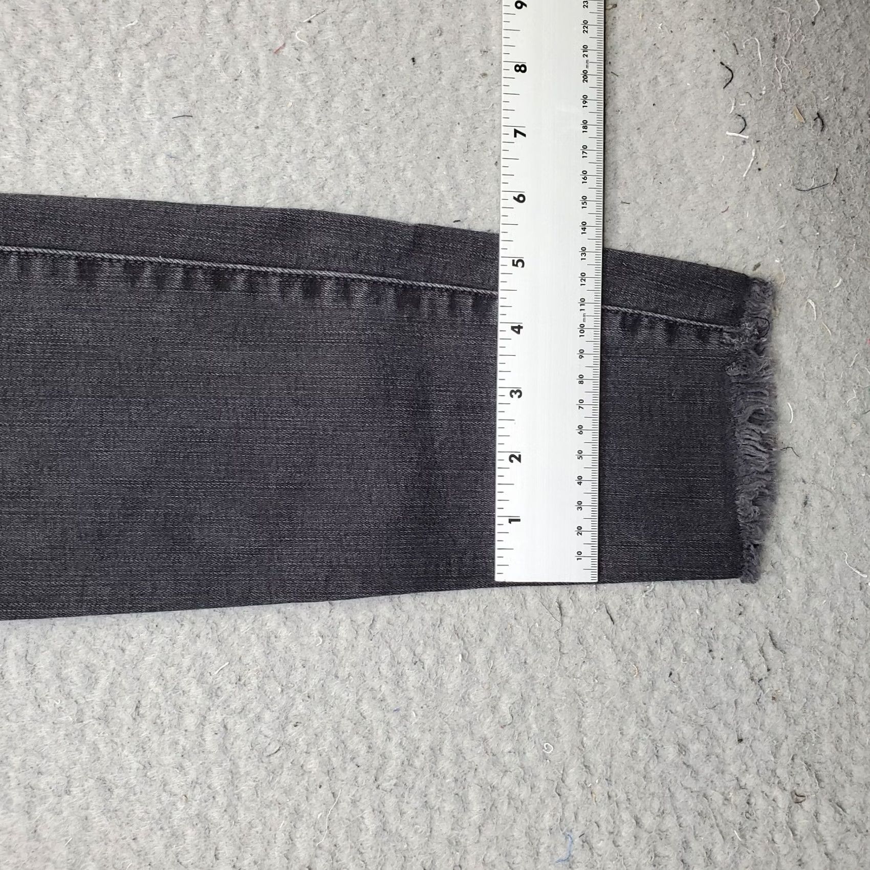Madewell Madewell Jeans Womens 28 Black Denim High Rise Skinny Leg Button Fly Frayed Hem Size 28" / US 6 / IT 42 - 5 Thumbnail