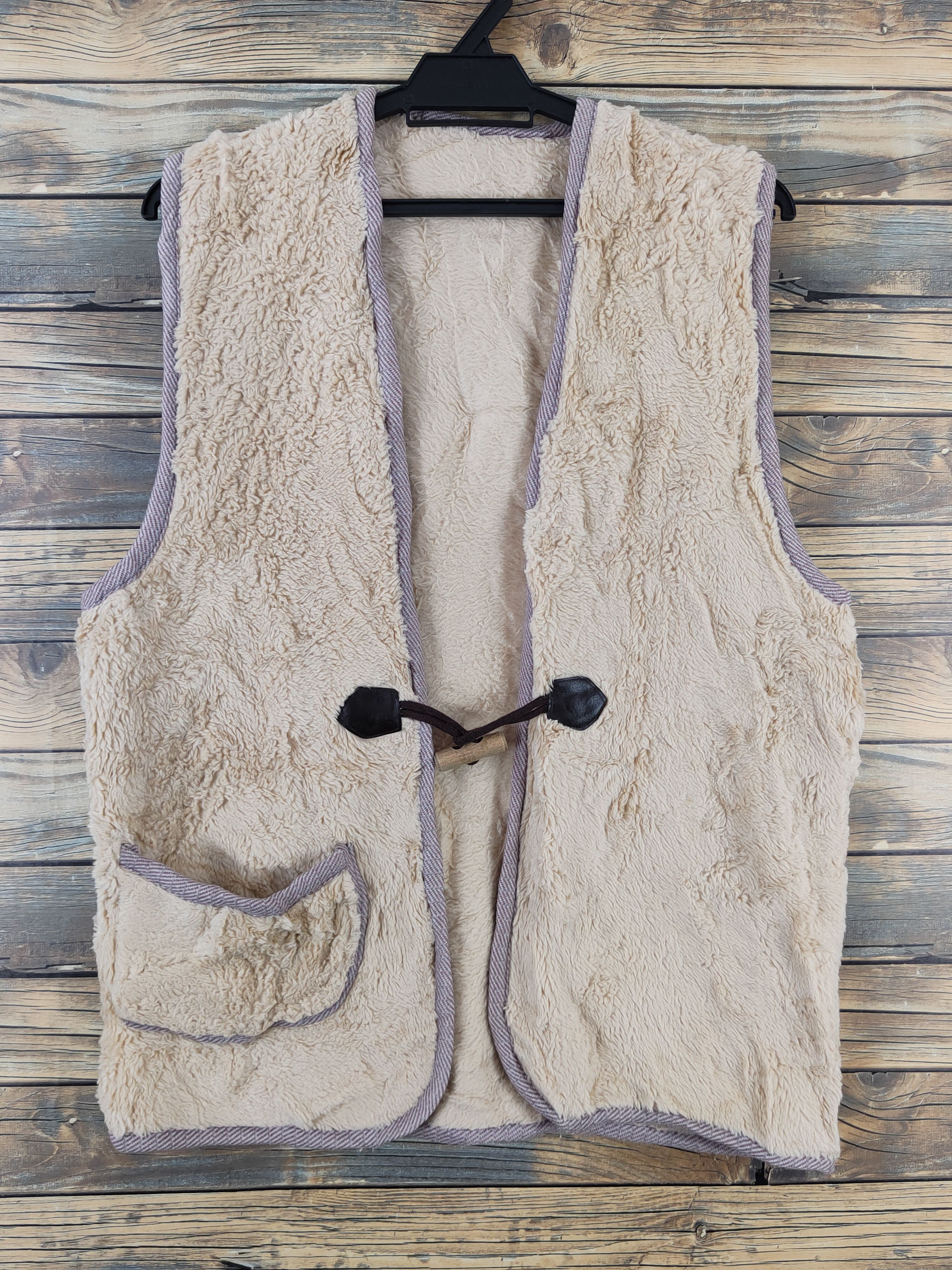 Japanese Brand × Vintage Vintage Japanese Brand Beige Fur Faux Toggle Vests Size M / US 6-8 / IT 42-44 - 1 Thumbnail