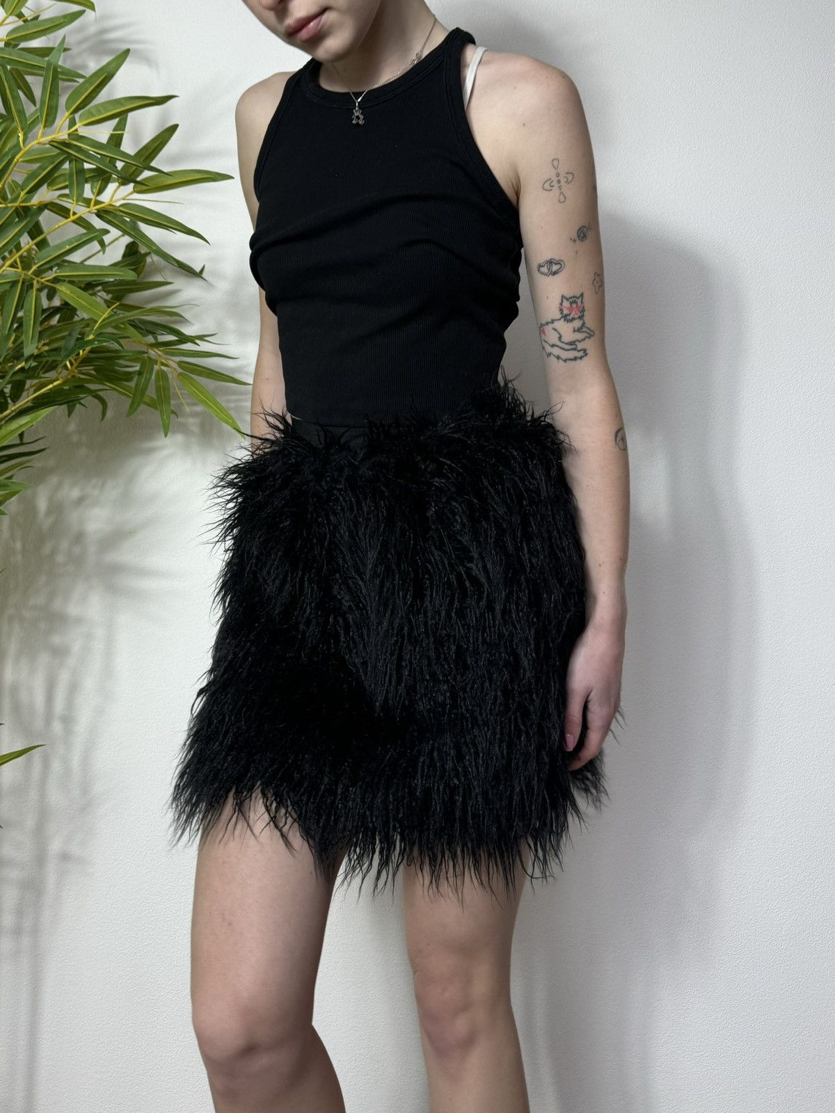 Vintage AVANT GARDE FLUFFY MOHAIR FAUX FUR MINI SKIRT Size 27" / US 4 / IT 40 - 1 Thumbnail
