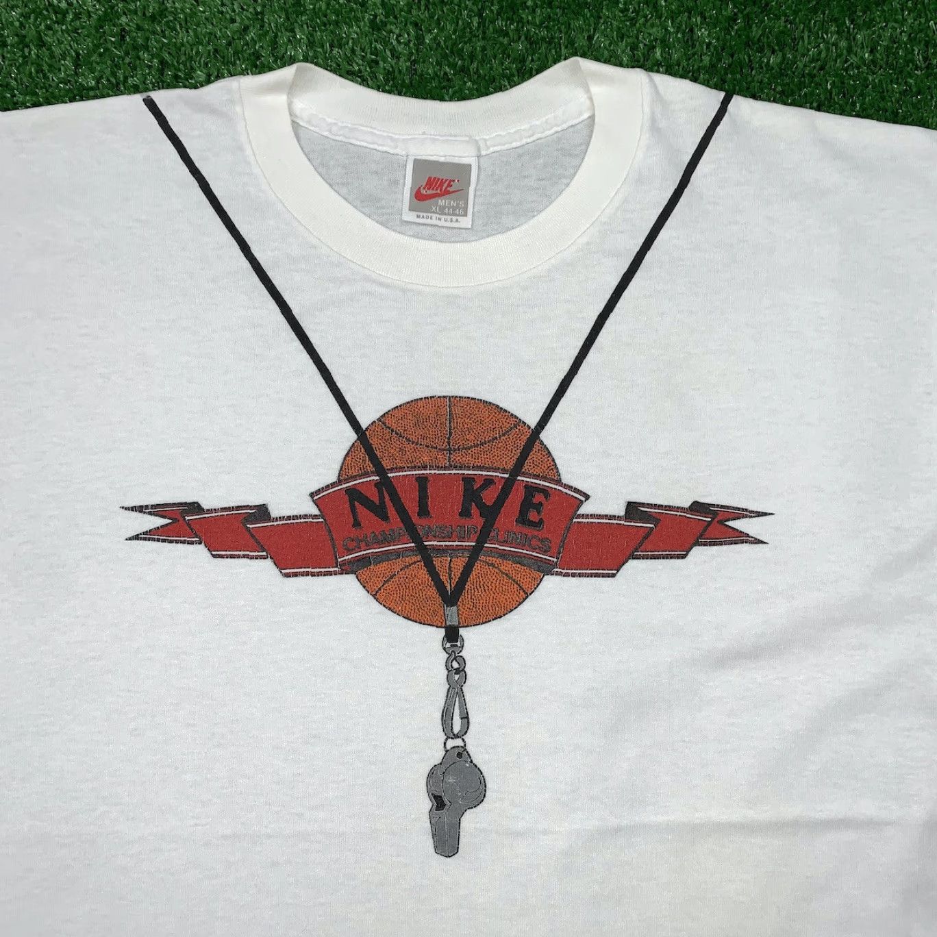 Nike VINTAGE Nike T-Shirt Mens XL White Basketball Clinic Jordan Whistle 90s Size US XL / EU 56 / 4 - 2 Thumbnail