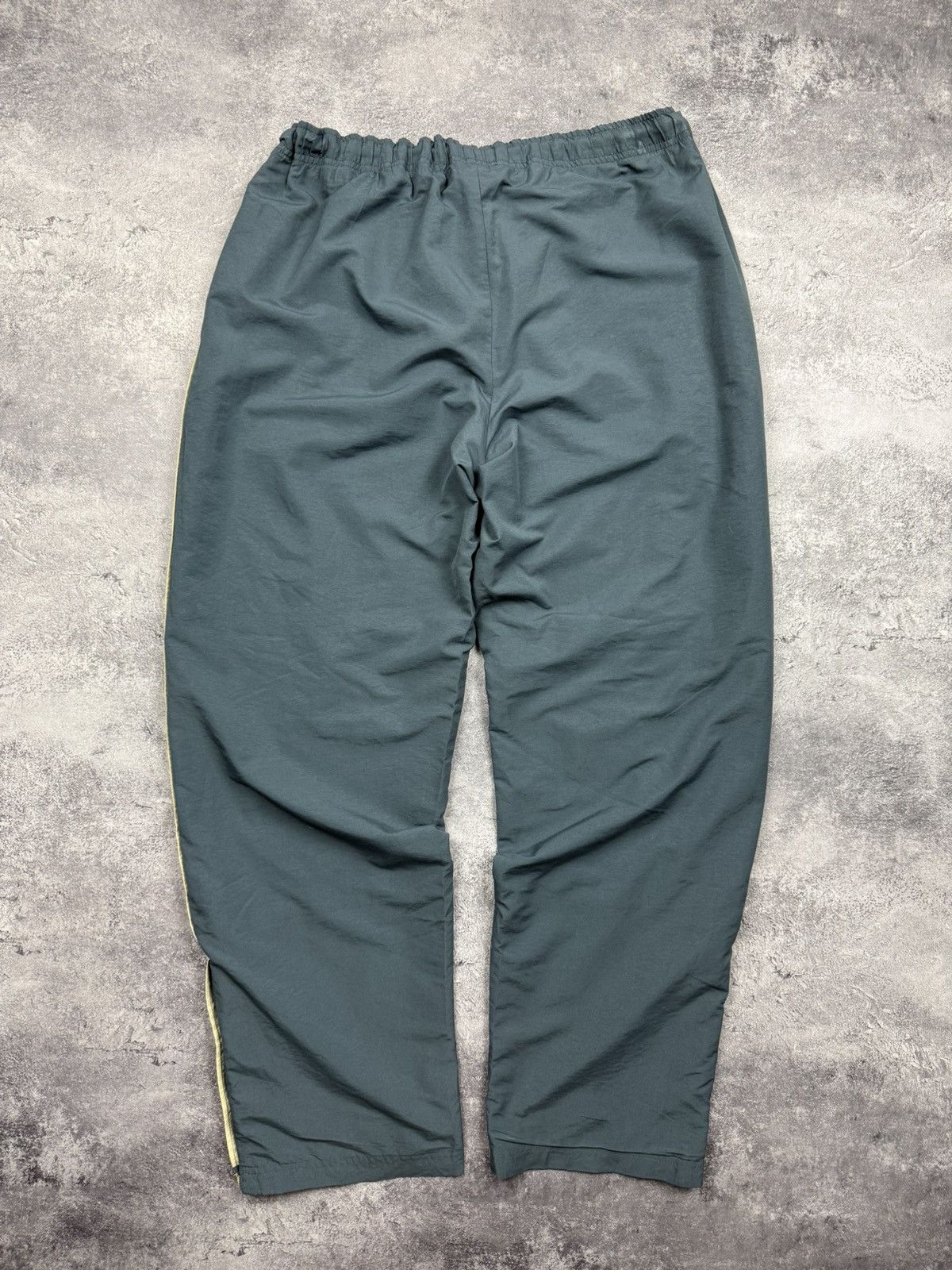 Nike Nike Vintage Track Pants Swoosh Y2K Baggy Sweatpants Hype Size US 36 / EU 52 - 19 Thumbnail