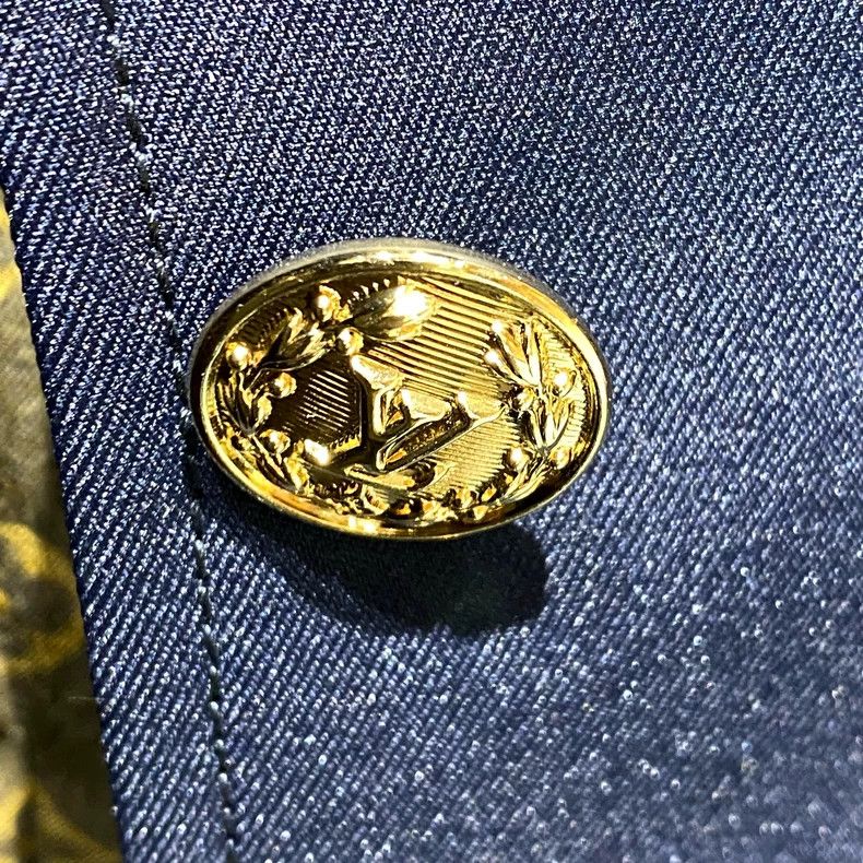 Louis Vuitton Louis Vuitton Midnight blue embroidered logo blazer jacket Size US XS / EU 42 / 0 - 7 Thumbnail