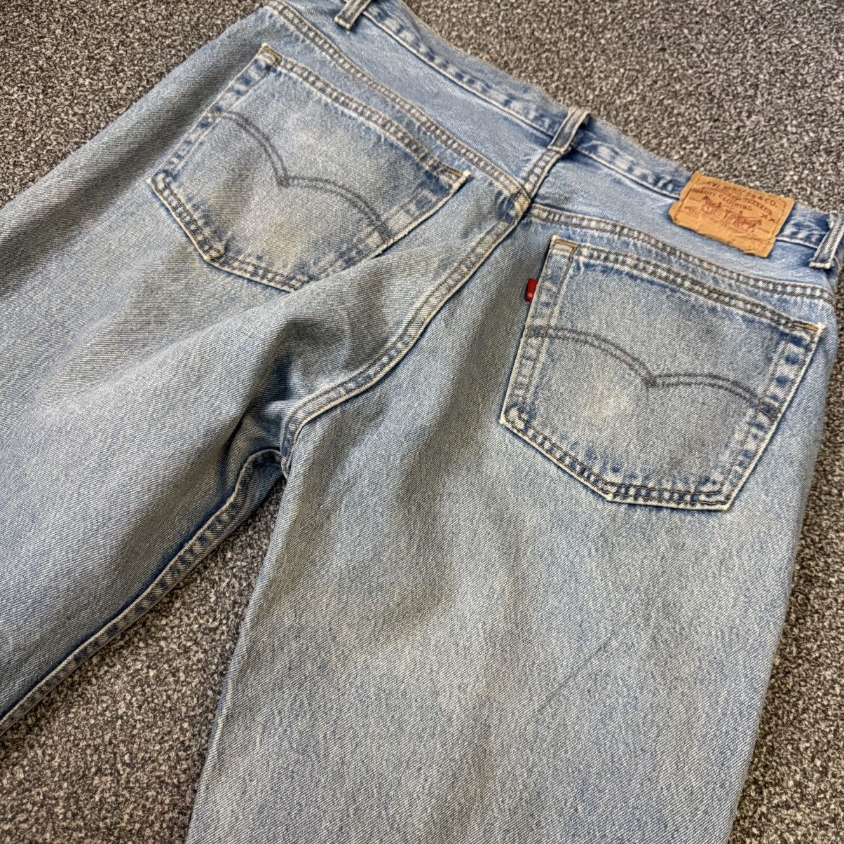 🔥🇺🇸 90s Levis 501 Light Wash Distressed Denim Made in USA