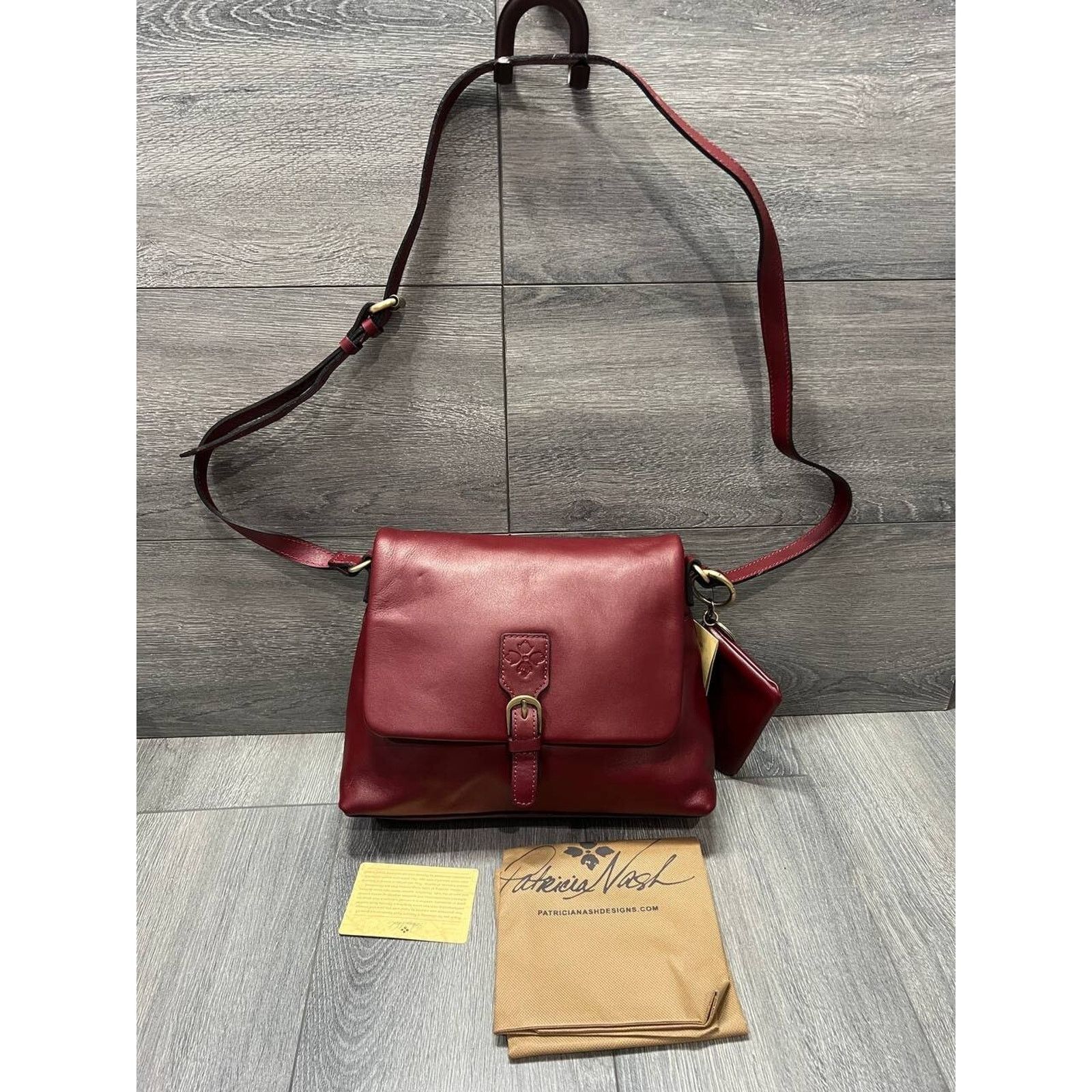 Patricia Nash Patricia Nash Mili Leather Medium Flap Maroon Bag A683655 Size ONE SIZE - 2 Thumbnail