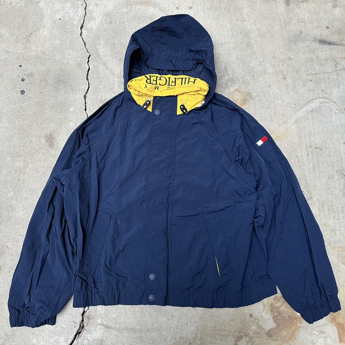 Tommy Hilfiger Vintage Tommy Hilfiger Windbreaker Size US XL / EU 56 / 4 - 1 Thumbnail