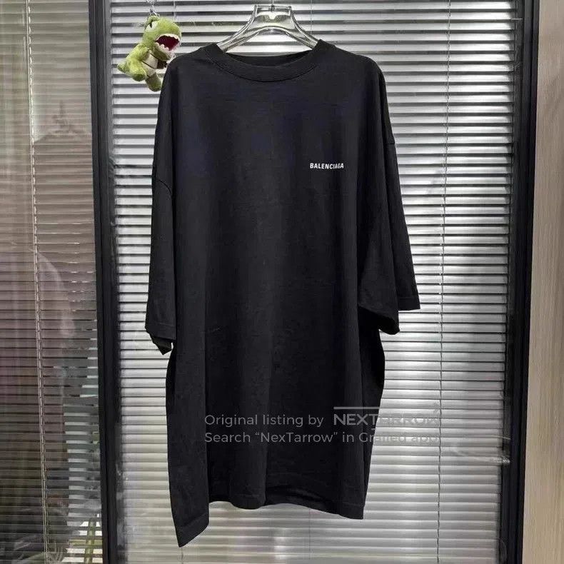 Balenciaga Balenciaga Defile Back Print T-Shirt. Size US L / EU 52-54 / 3 - 1 Thumbnail