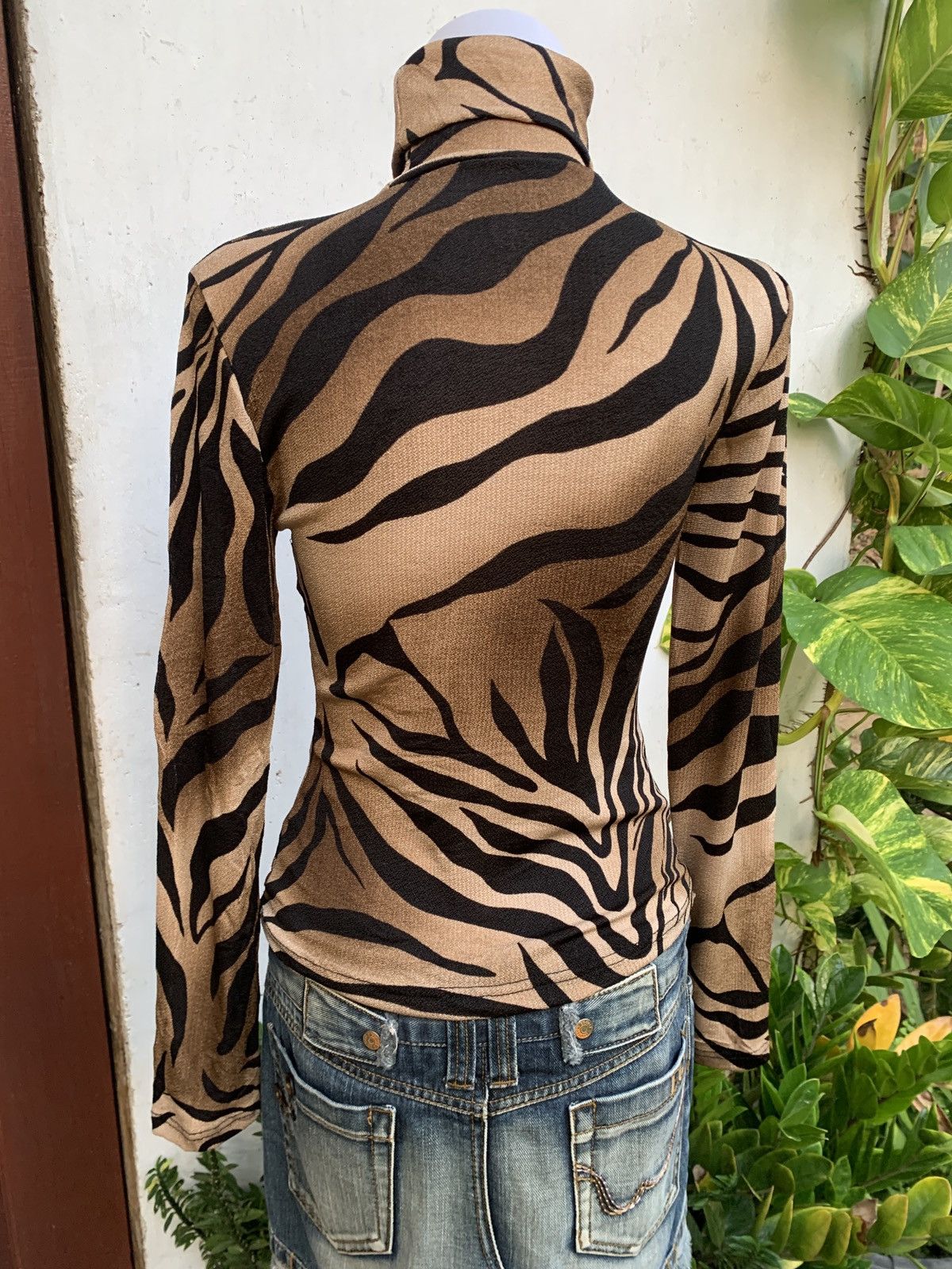 Japanese Brand y2k Sexy LuLu Tiger Skin Pattern Fitted Turtleneck Top Size S / US 4 / IT 40 - 3 Thumbnail
