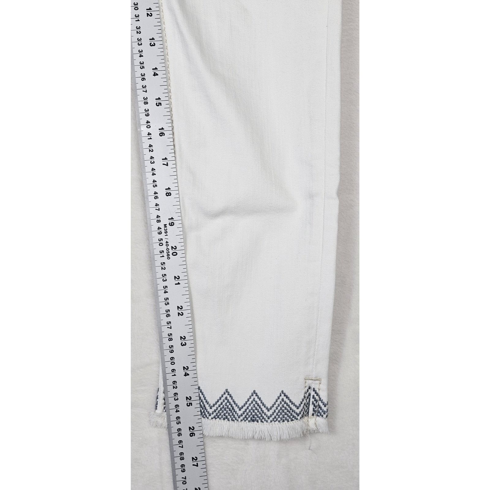 Miss Me Mid-Rise Ankle Skinny Size 28" / US 6 / IT 42 - 6 Thumbnail