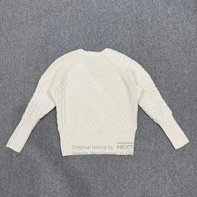 Burberry Burberry White Wool Knit Sweater for Women. Size M / US 6-8 / IT 42-44 - 2 Thumbnail