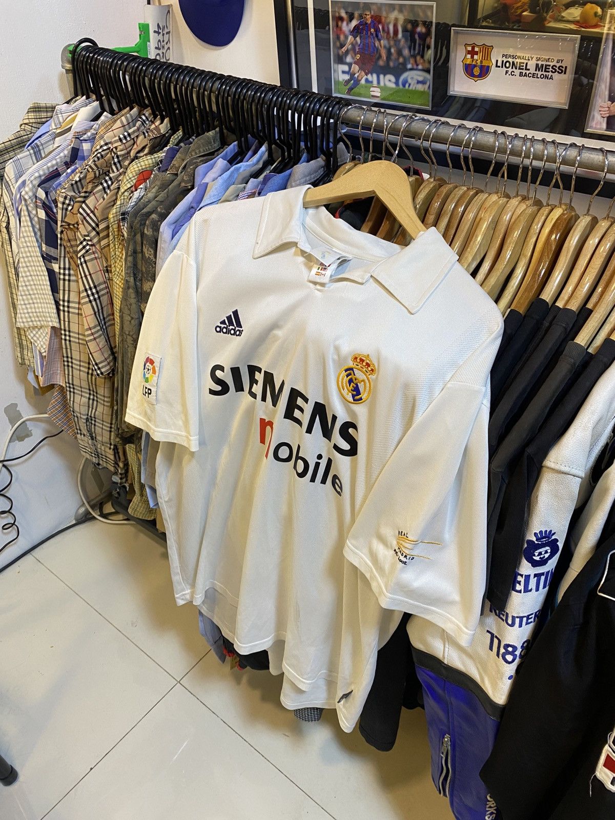Adidas Vintage Y2K Real Madrid CF Home Kit RONALDO 11 Size US XL / EU 56 / 4 - 3 Thumbnail